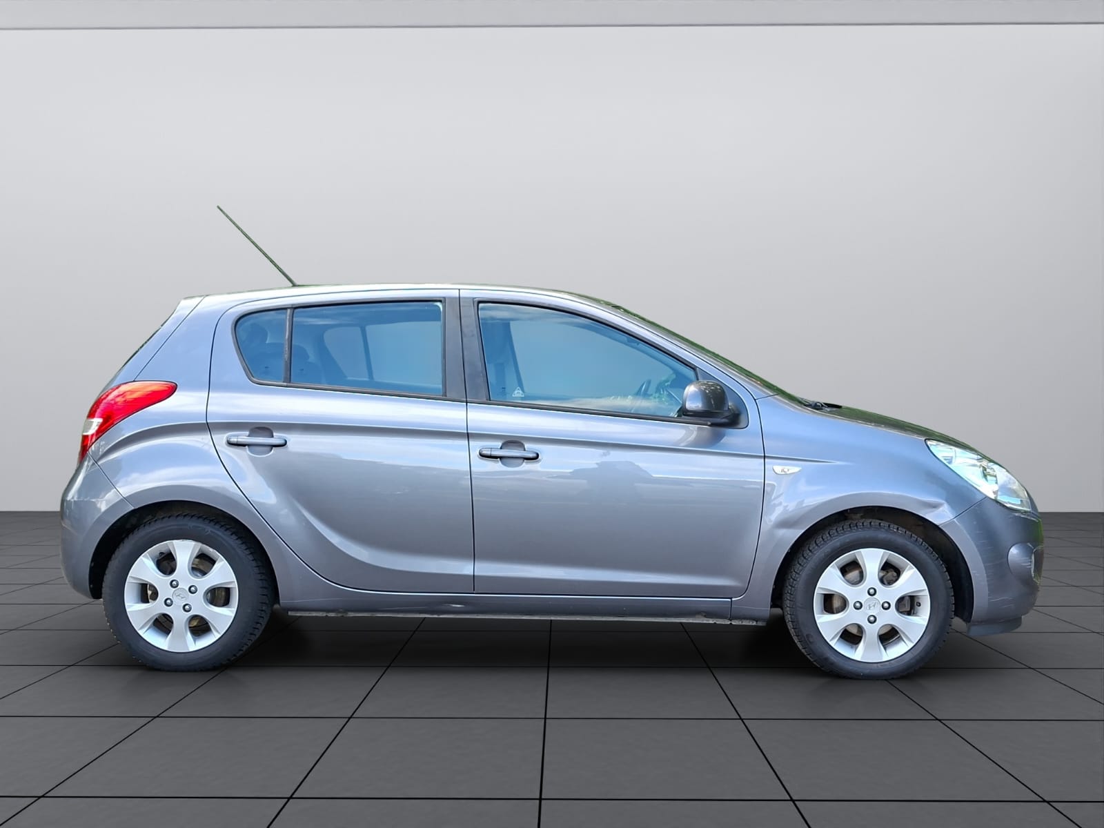 HYUNDAI i20 1.4 Style-image-8