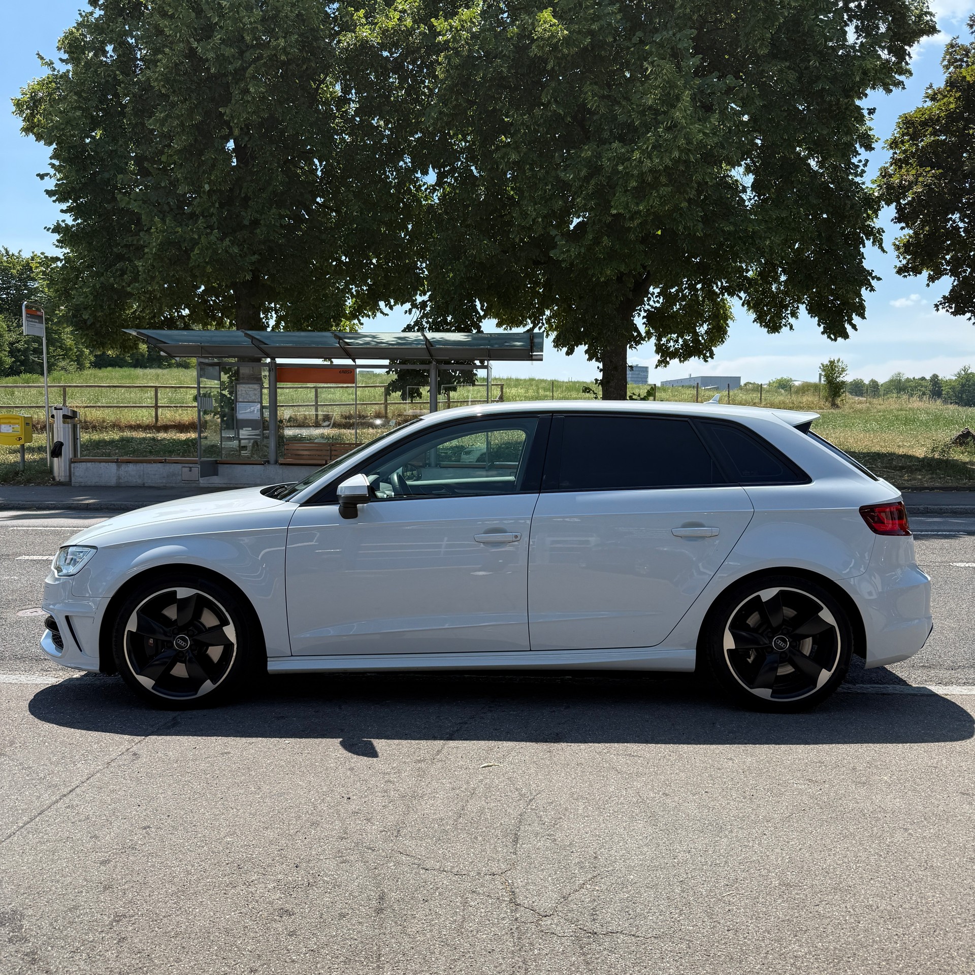 AUDI S3 Sportback 2.0 TFSI quattro S-tronic-image-3