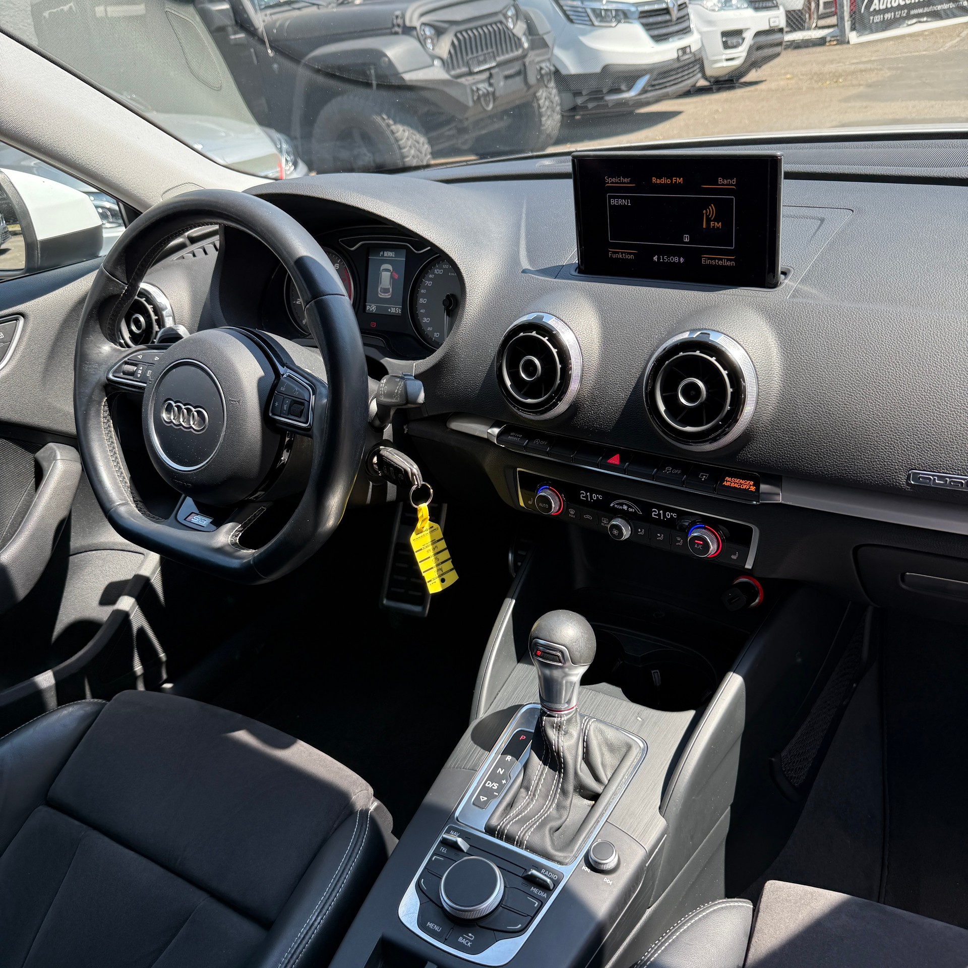 AUDI S3 Sportback 2.0 TFSI quattro S-tronic-image-10
