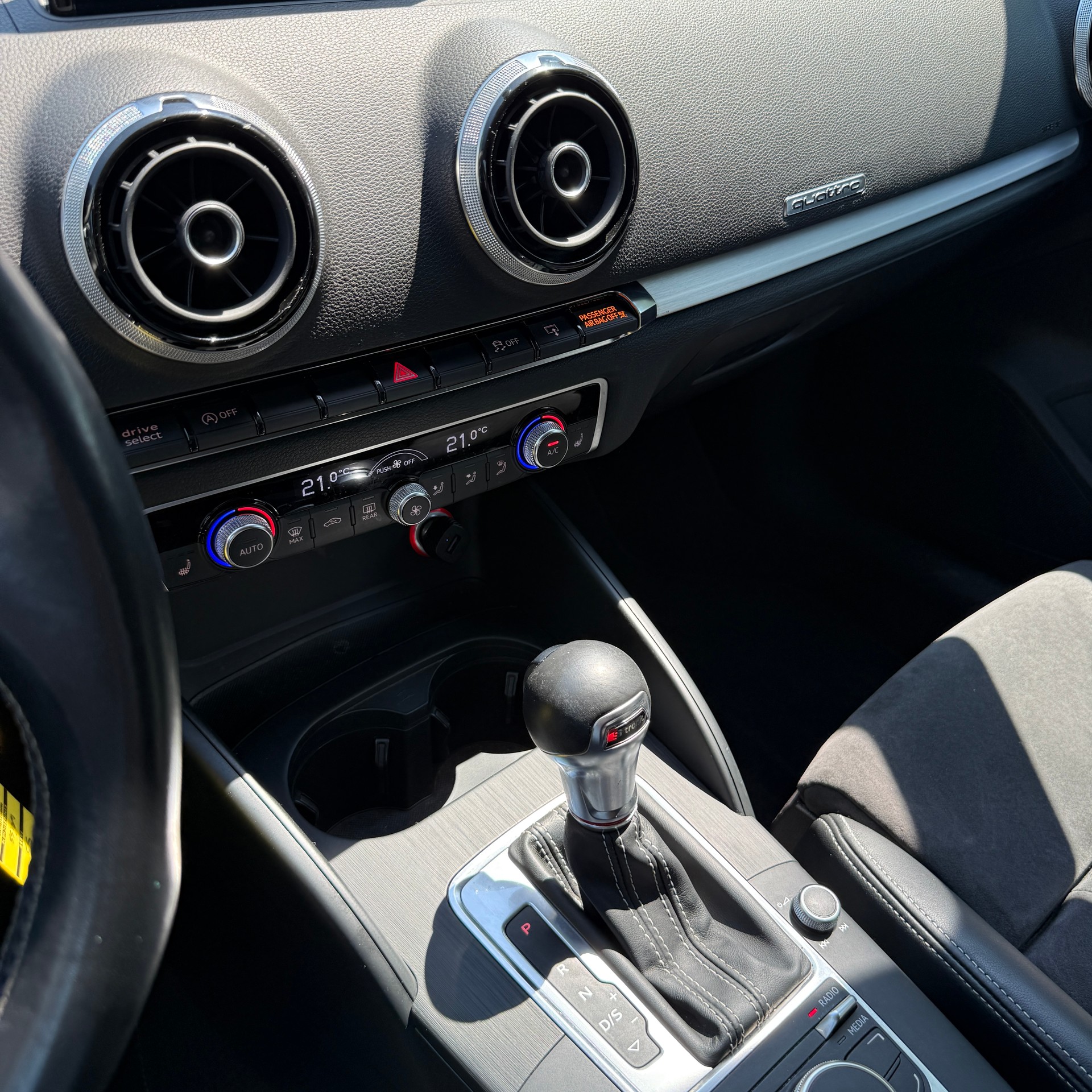 AUDI S3 Sportback 2.0 TFSI quattro S-tronic-image-11