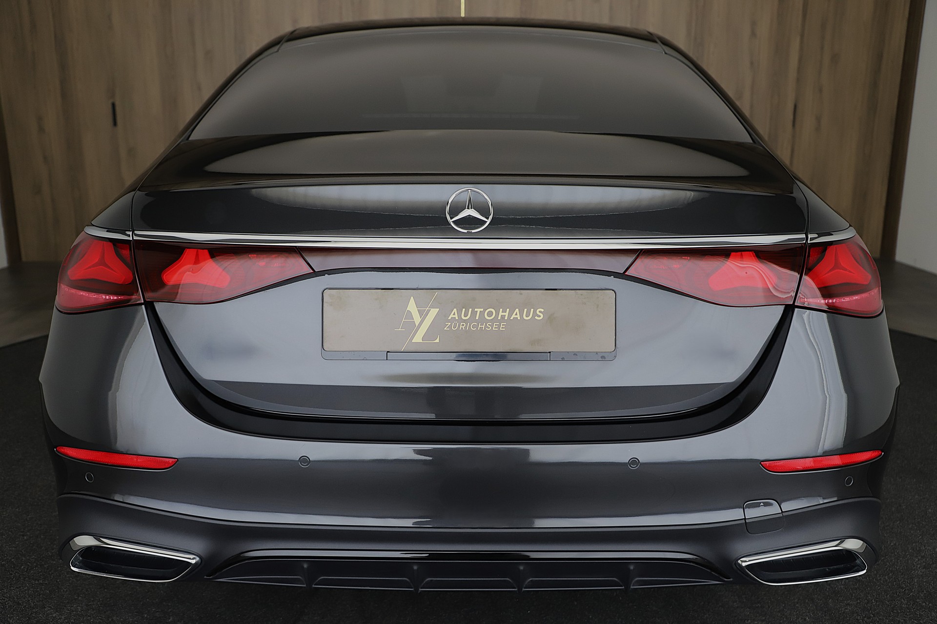 MERCEDES-BENZ E 220 d 9G-Tronic AMG Line Advance-image-3