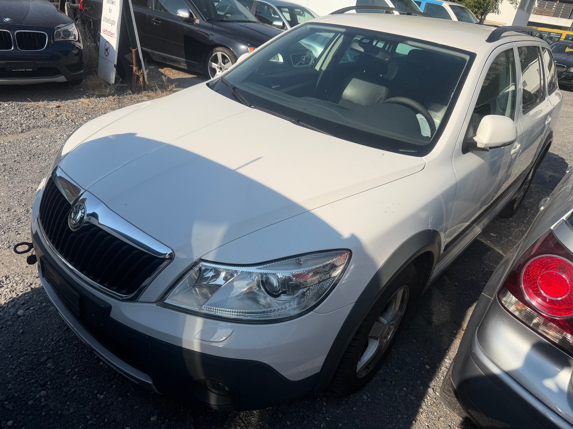 SKODA Octavia Combi 2.0 TDI Scout 4x4-image-0