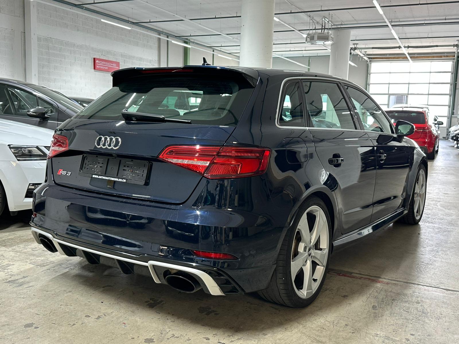 AUDI RS3 Sportback 2.5 TSI quattro S-tronic-image-4