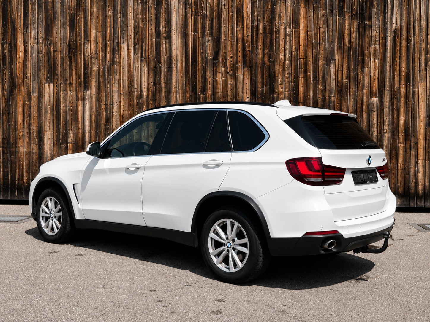 BMW xDrive30d-showroom-element-2