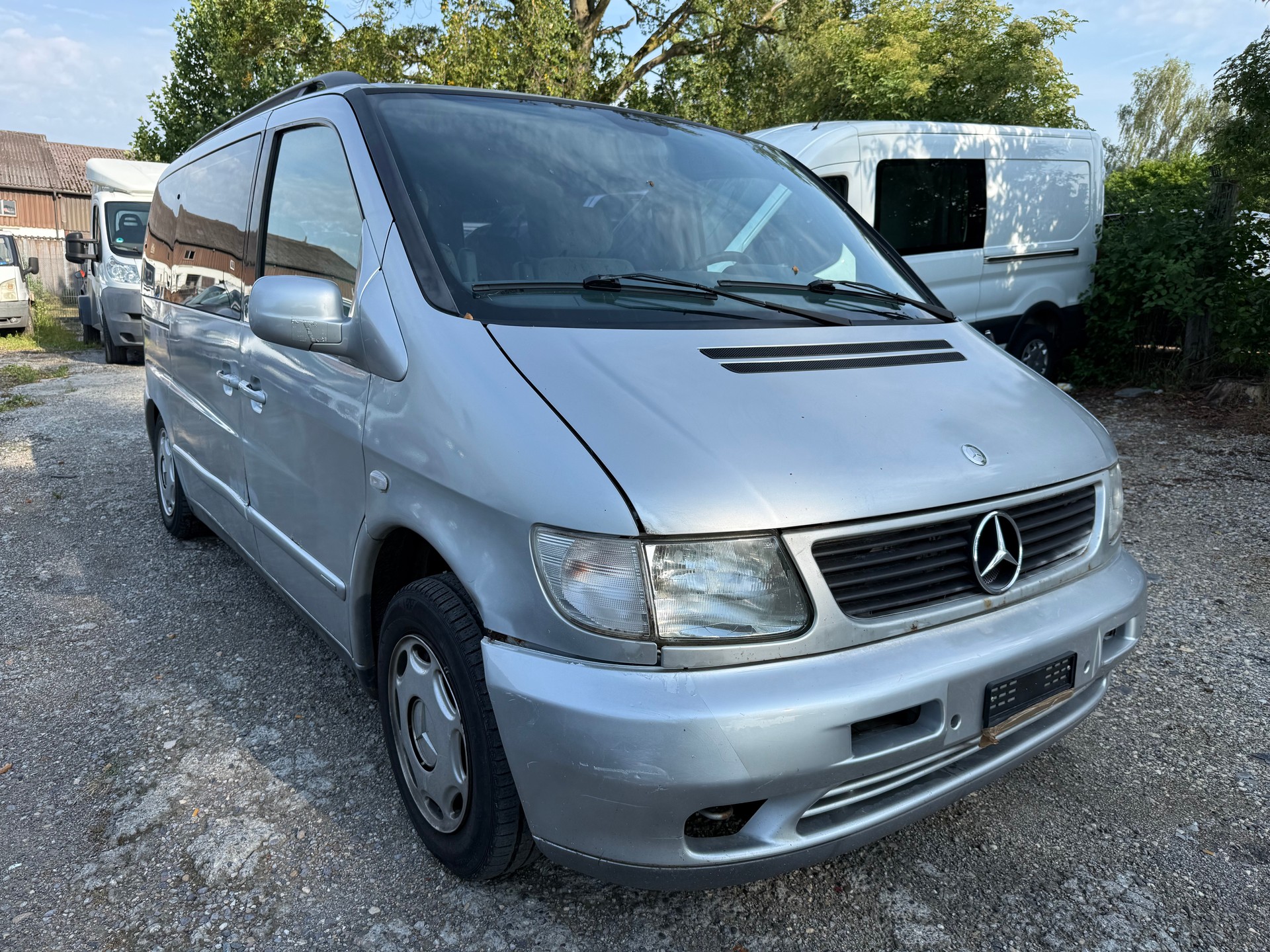 MERCEDES-BENZ V 230 TD Trend-image-0