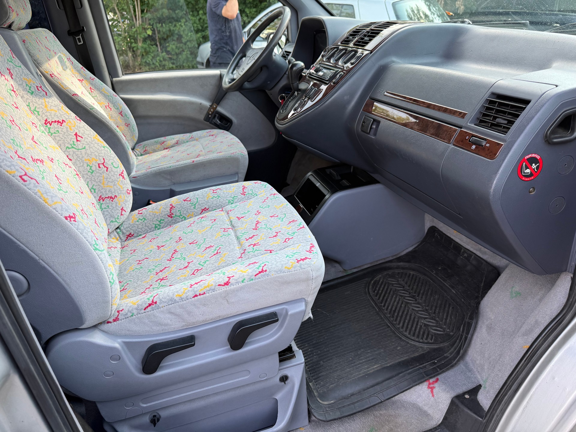 MERCEDES-BENZ V 230 TD Trend-image-9