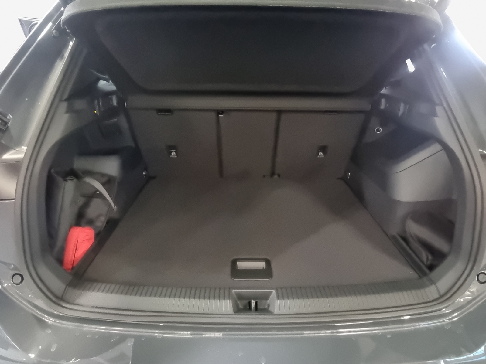 VW Tiguan 2.0 TDI SCR R-Line 4Motion DSG-image-12