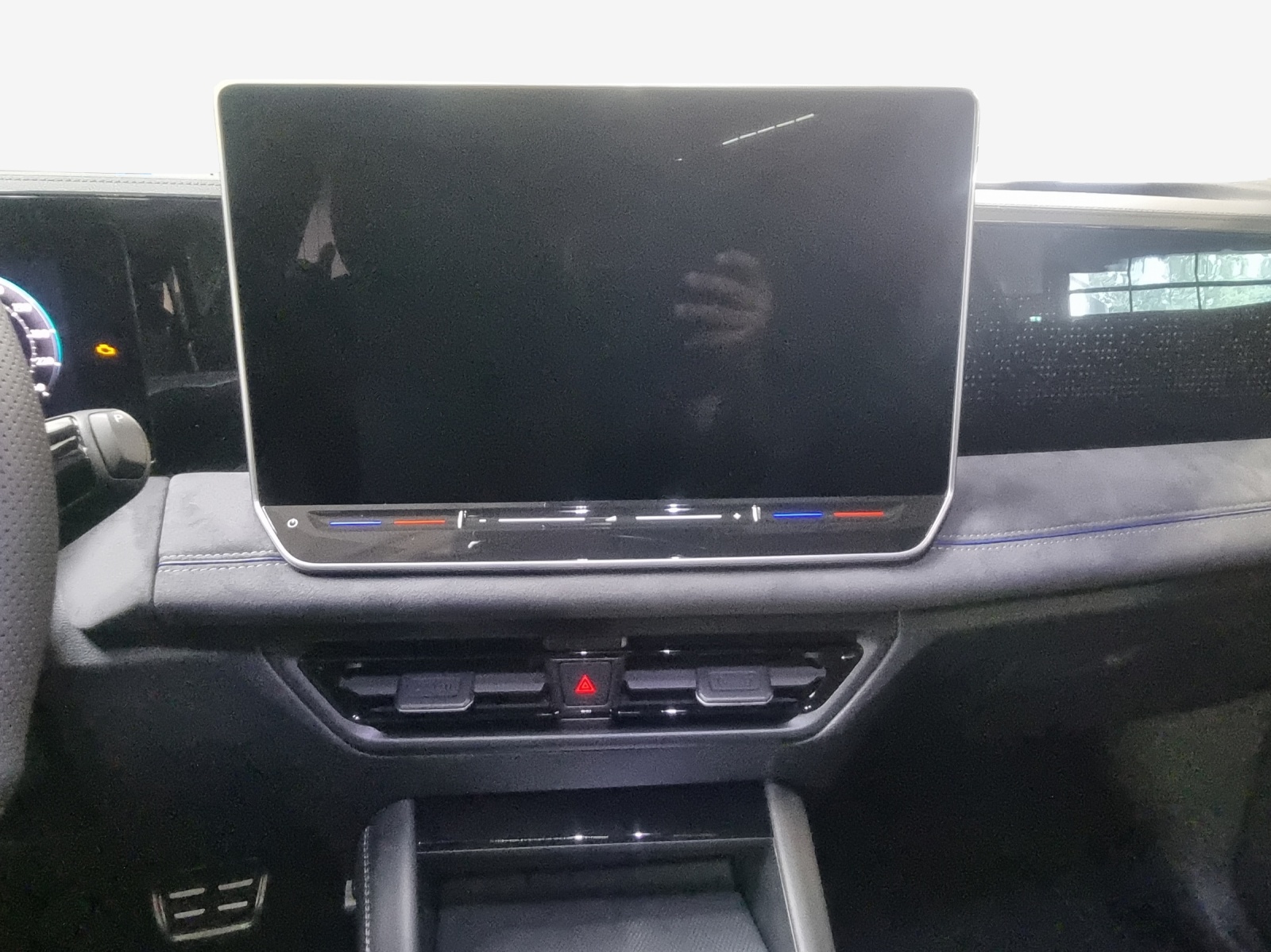 VW Tiguan 2.0 TDI SCR R-Line 4Motion DSG-image-10