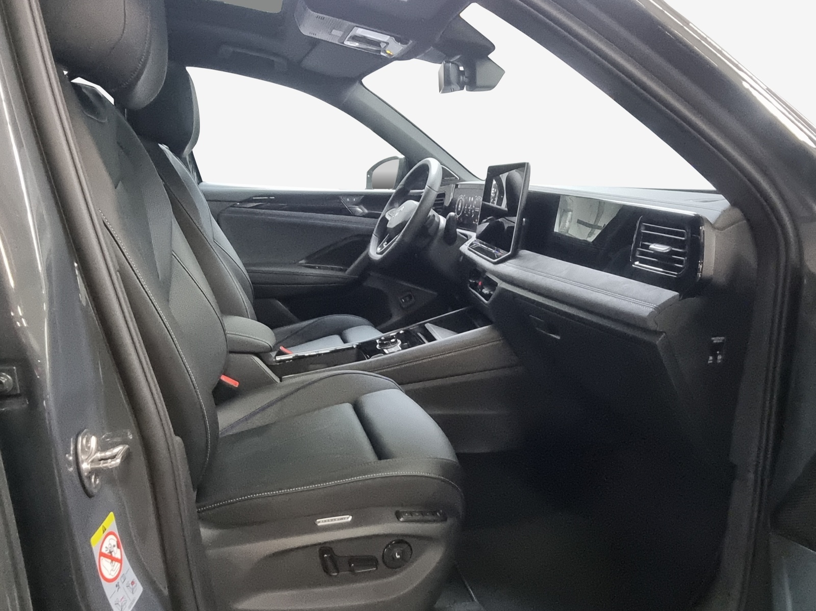 VW Tiguan 2.0 TDI SCR R-Line 4Motion DSG-image-15