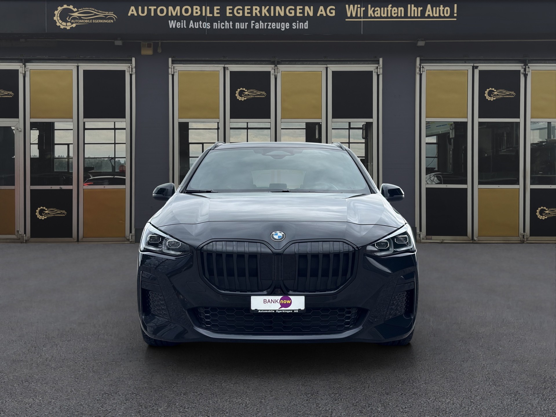 BMW 218d Active Tourer M Sport DKG-showroom-element-1