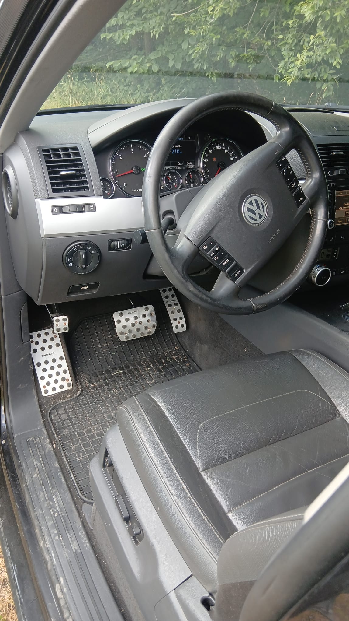 VW Touareg 3.0 TDI Tiptronic-image-6