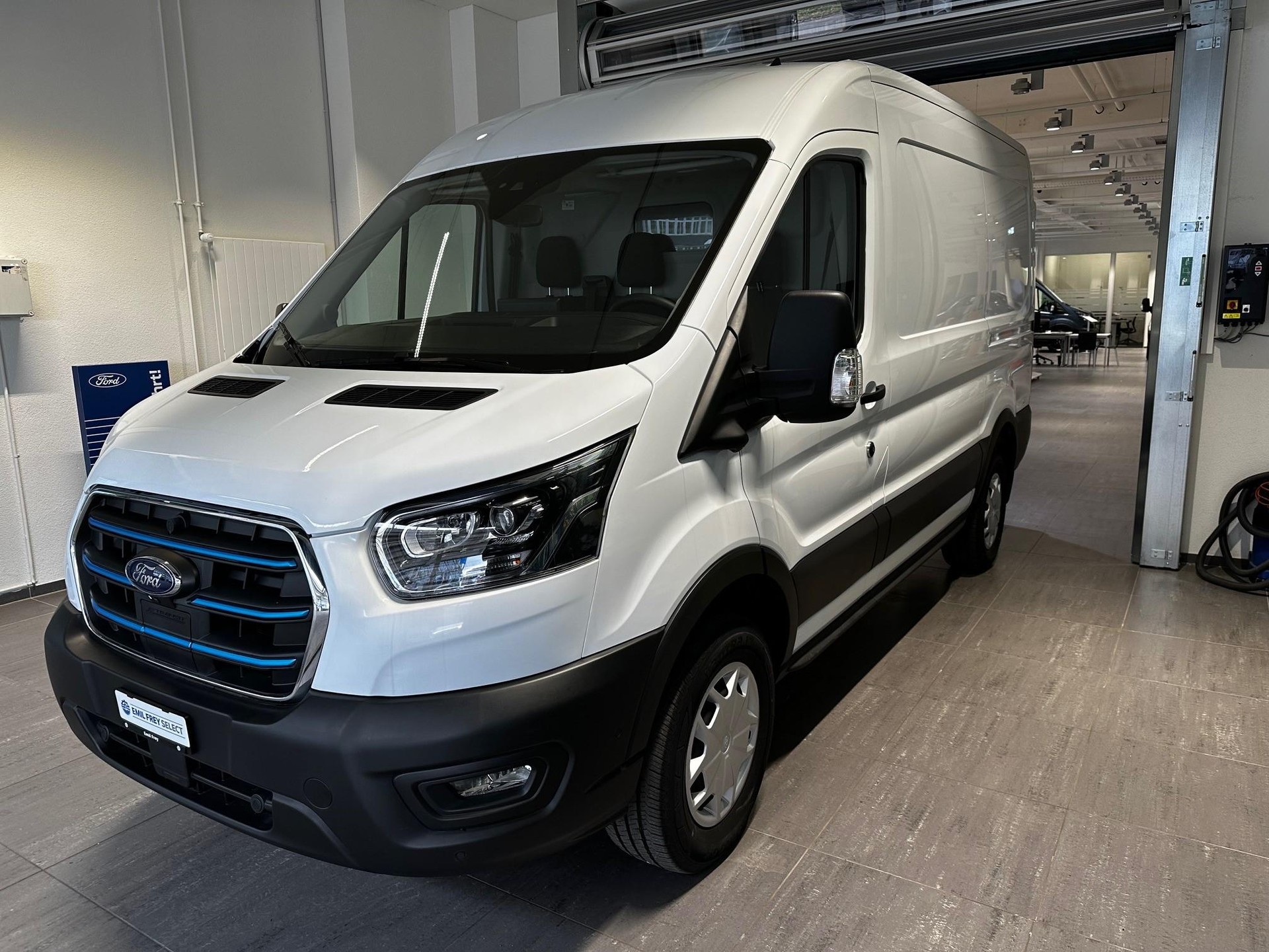 FORD E-Transit Van 390 L2H2 68kWh Trend-showroom-element-2