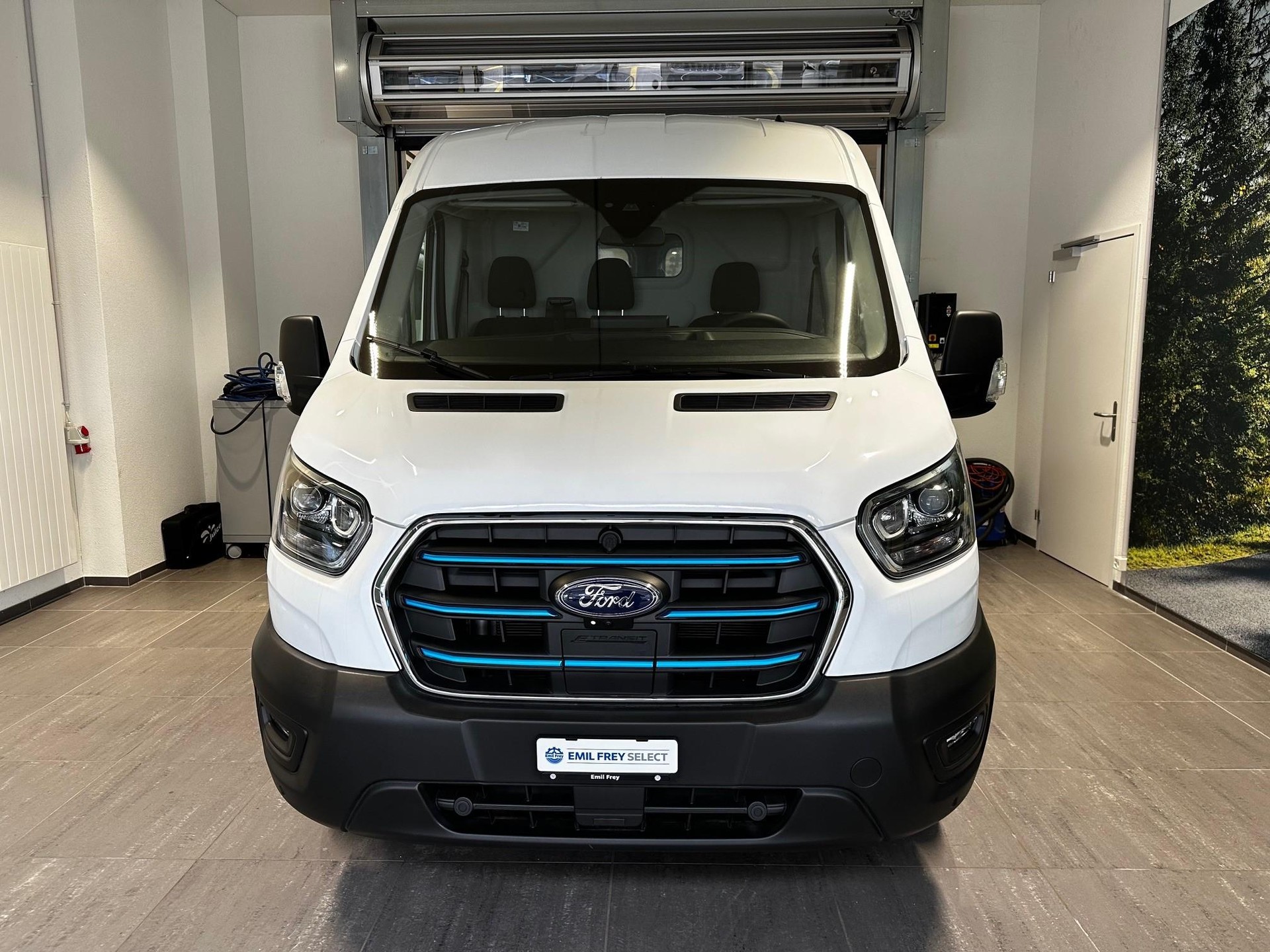 FORD E-Transit Van 390 L2H2 68kWh Trend-showroom-element-1