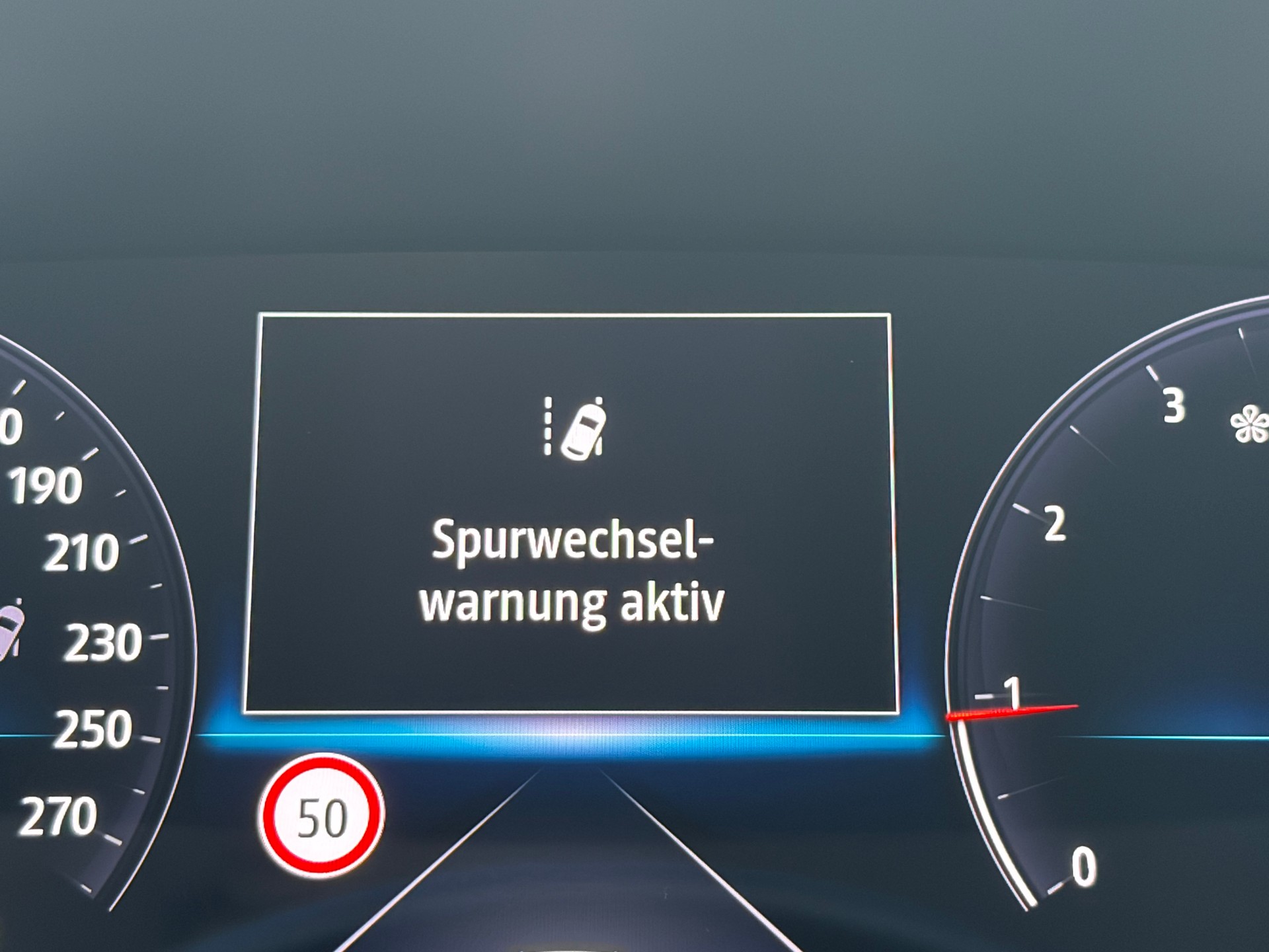 RENAULT Talisman Grandtour 1.3 TCe Intens EDC-image-21