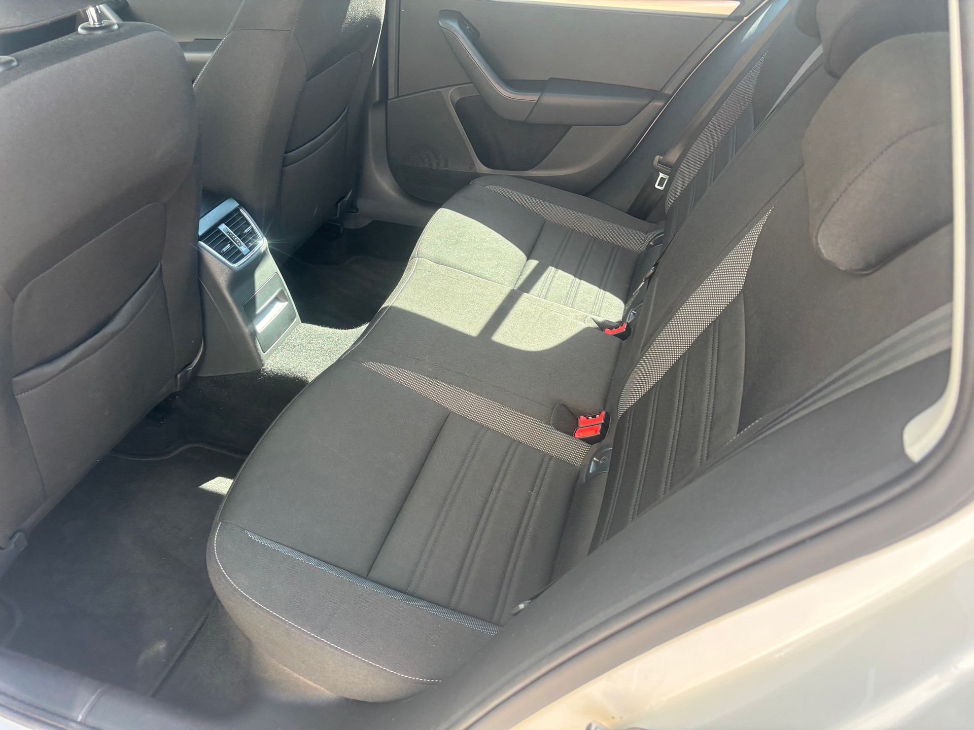 SKODA Octavia Combi 2.0 TDI Ambition 4x4 DSG-image-6