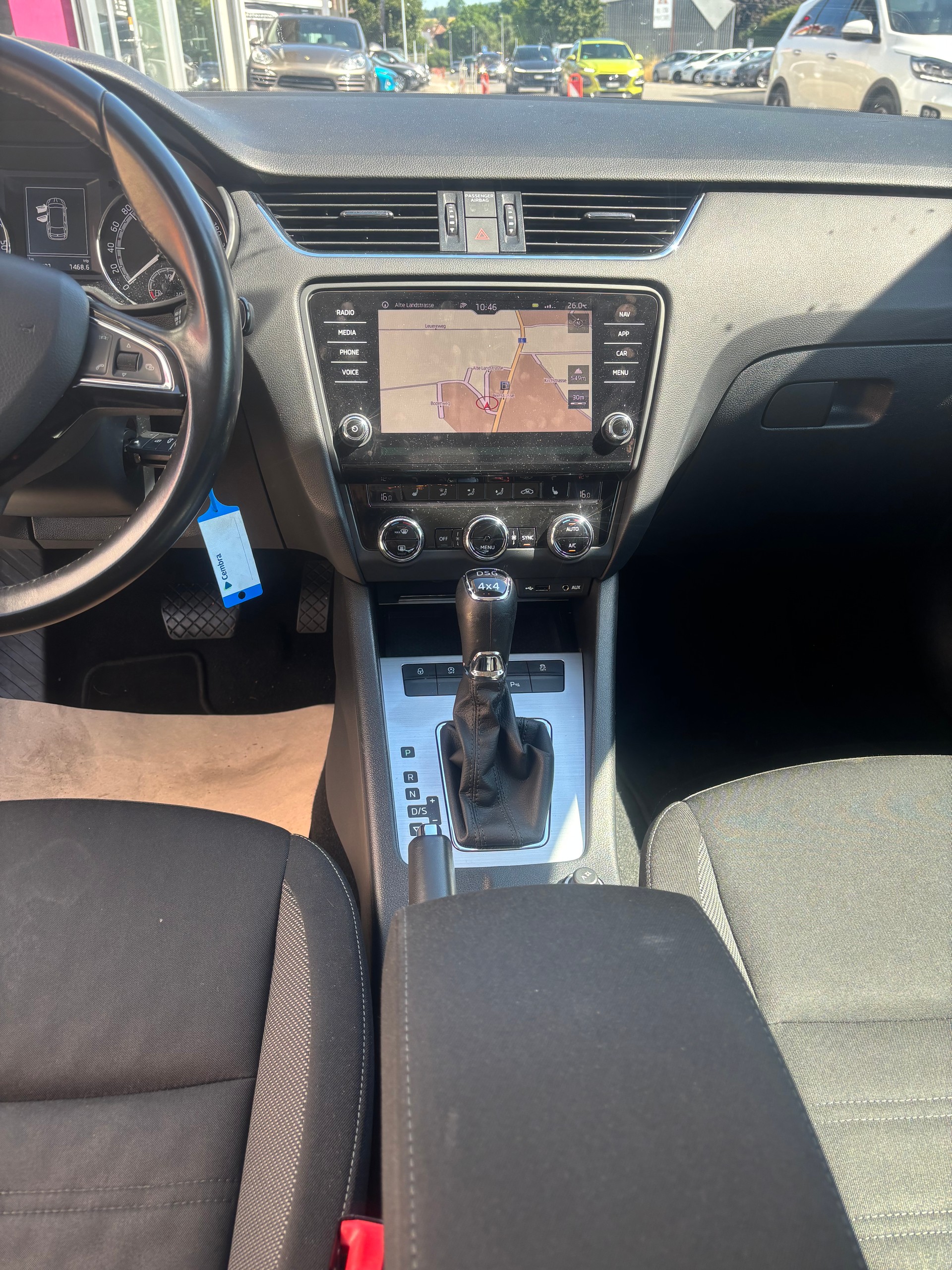 SKODA Octavia Combi 2.0 TDI Ambition 4x4 DSG-image-7