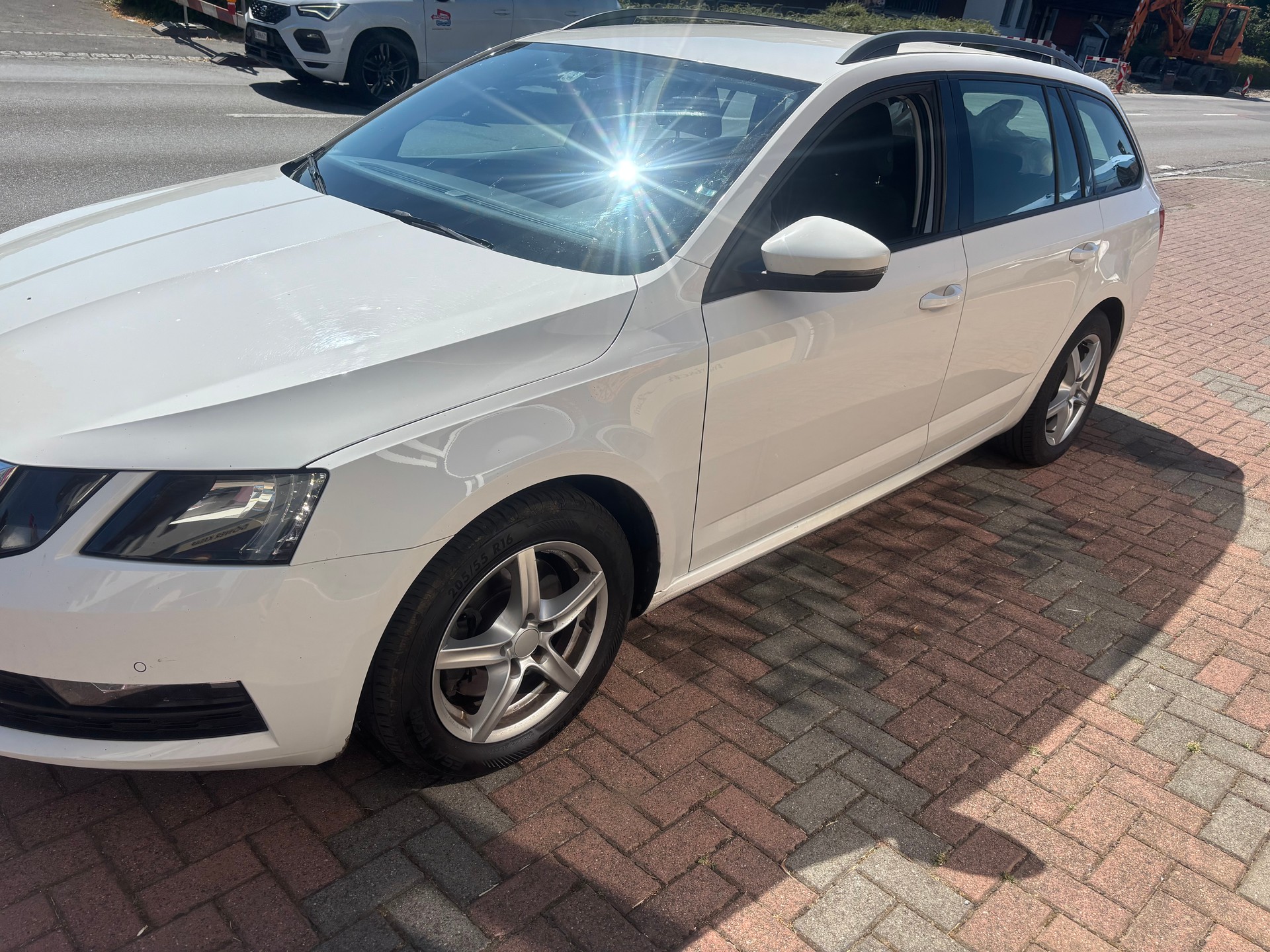SKODA Octavia Combi 2.0 TDI Ambition 4x4 DSG-image-1