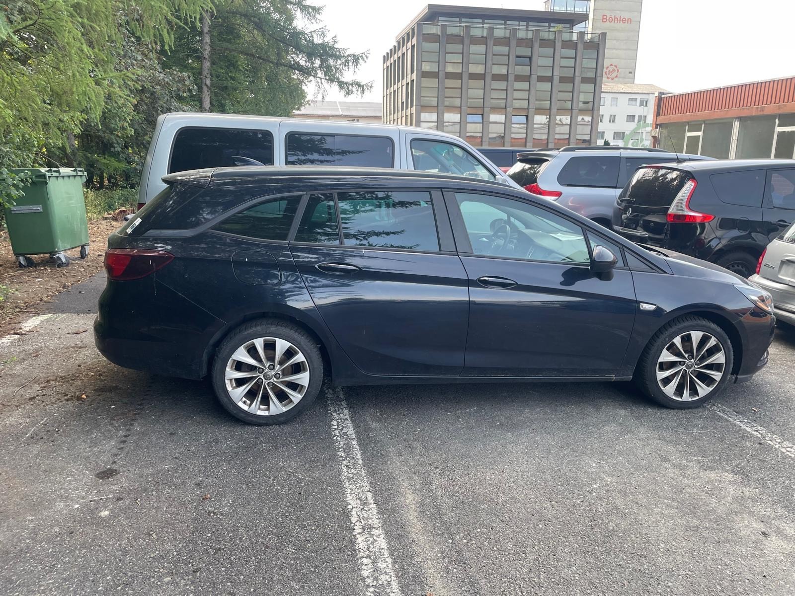 OPEL Astra Sports Tourer 1.4i Turbo Dynamic Automatic-image-5