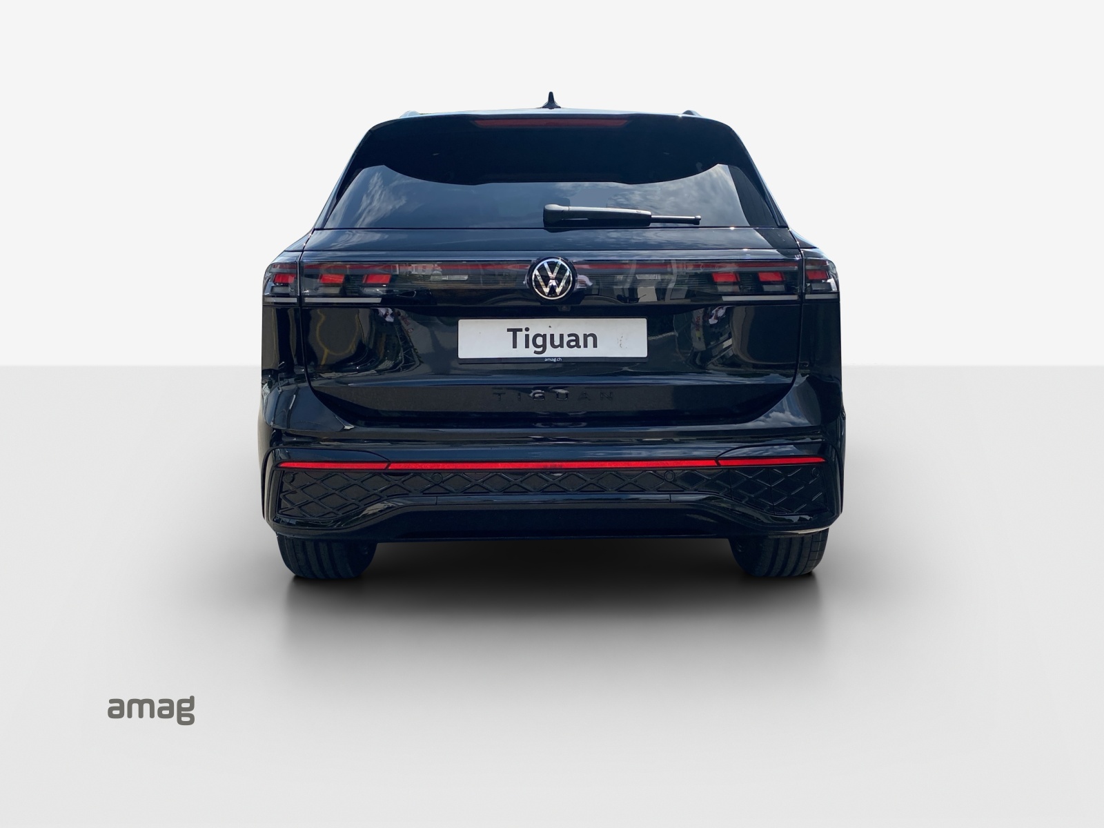 VW Tiguan 2.0 TSI DSG R-Line Plus 4Motion-showroom-element-3