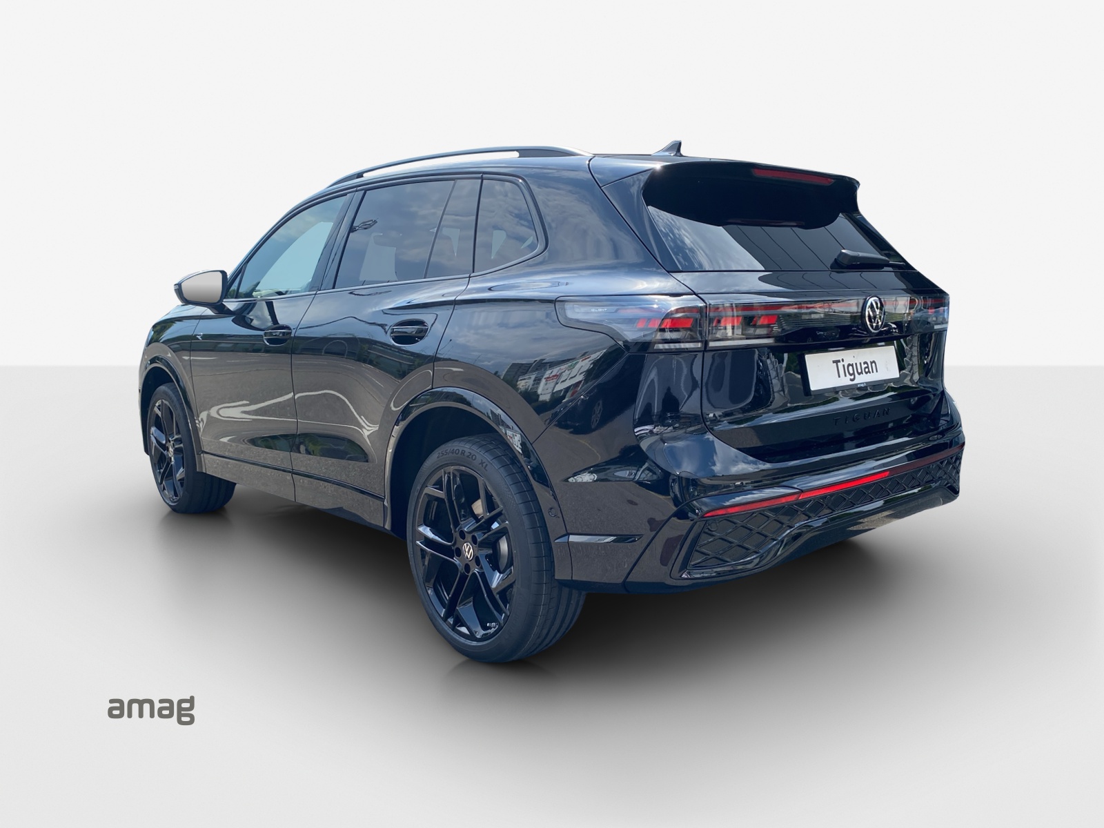 VW Tiguan 2.0 TSI DSG R-Line Plus 4Motion-showroom-element-2