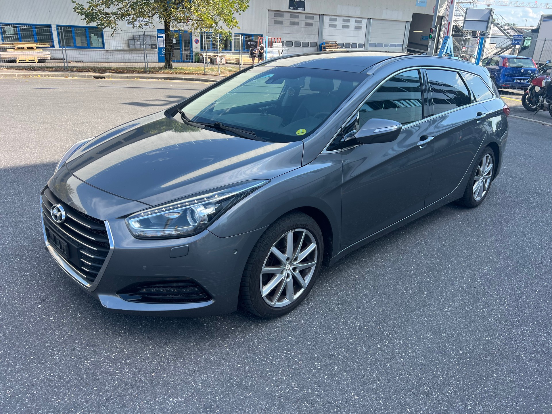 HYUNDAI i40 Wagon 1.7 CRDI Vertex Automatic-image-0