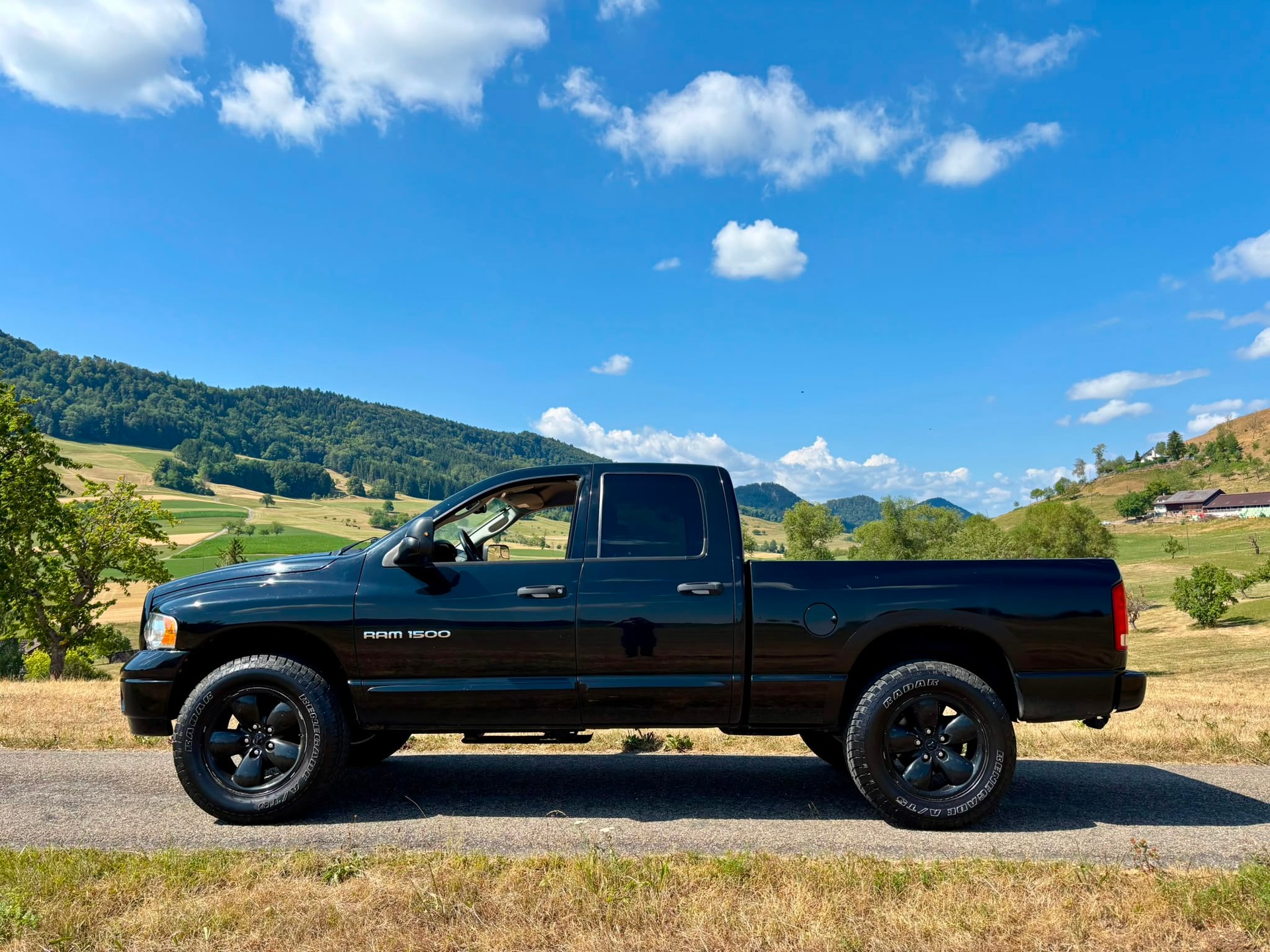 DODGE RAM 1500 Quad Cab 4x4-image-1