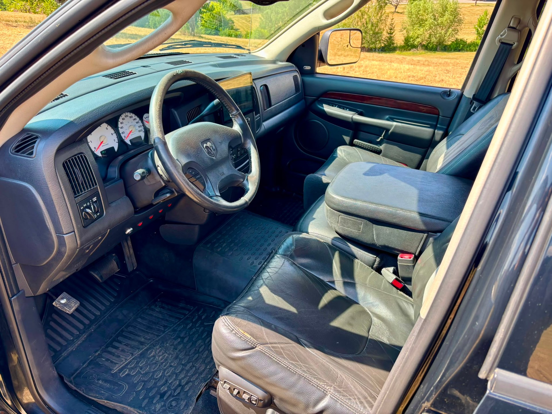 DODGE RAM 1500 Quad Cab 4x4-image-5
