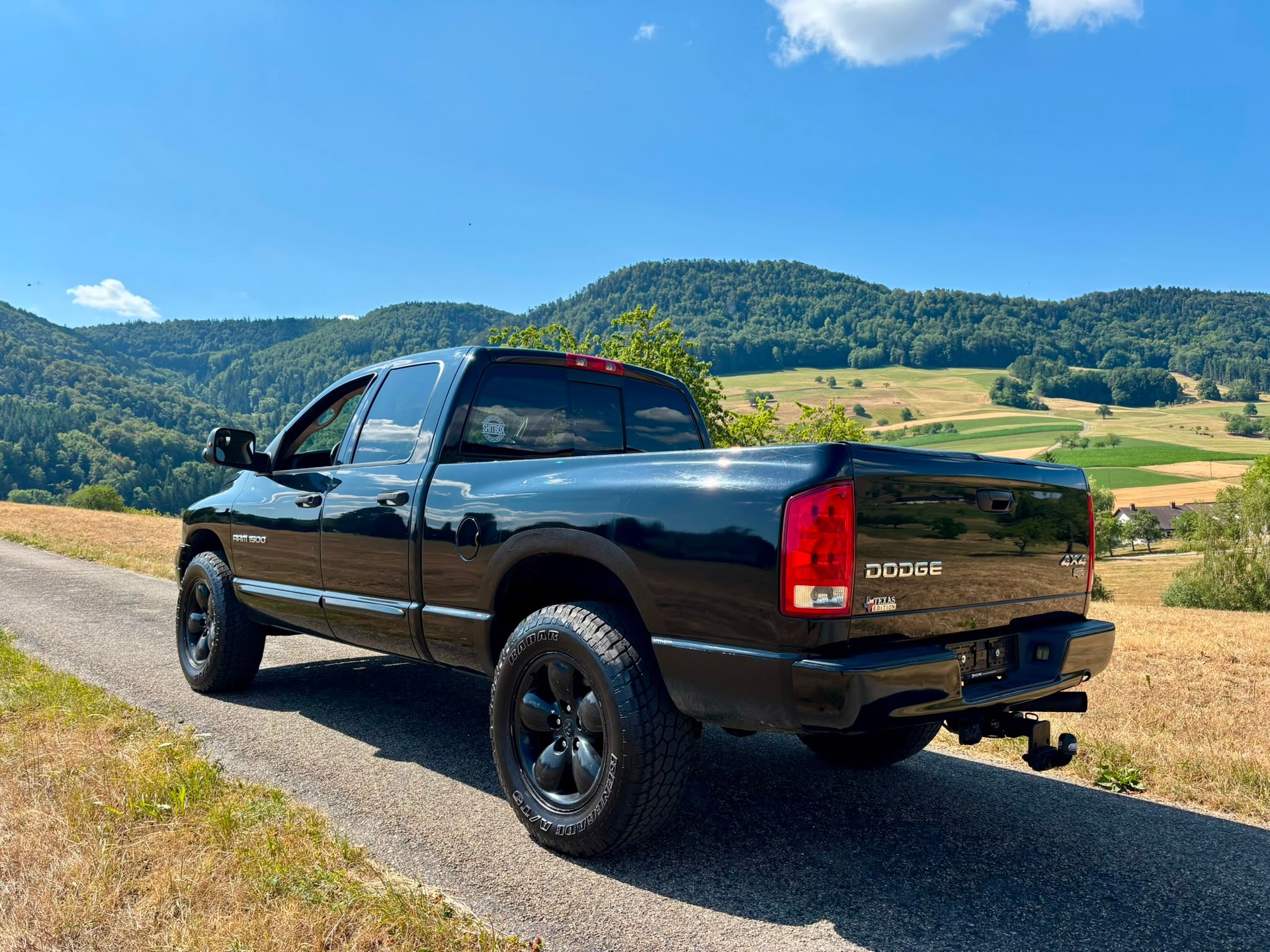 DODGE RAM 1500 Quad Cab 4x4-image-2