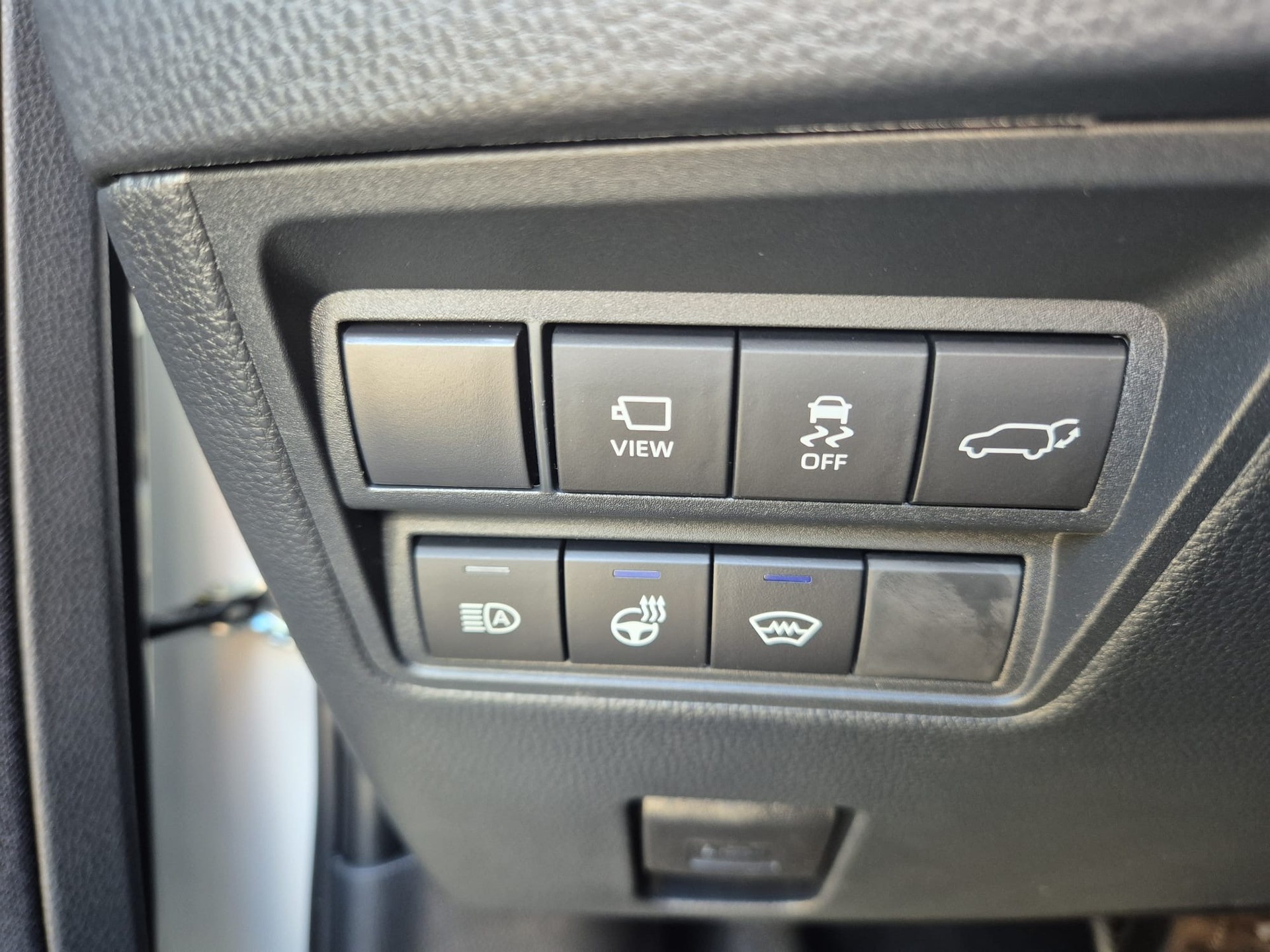 TOYOTA 1.5 AWD Premium 131PS-image-7