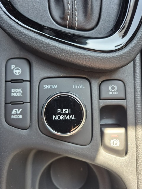 TOYOTA 1.5 AWD Premium 131PS-image-6