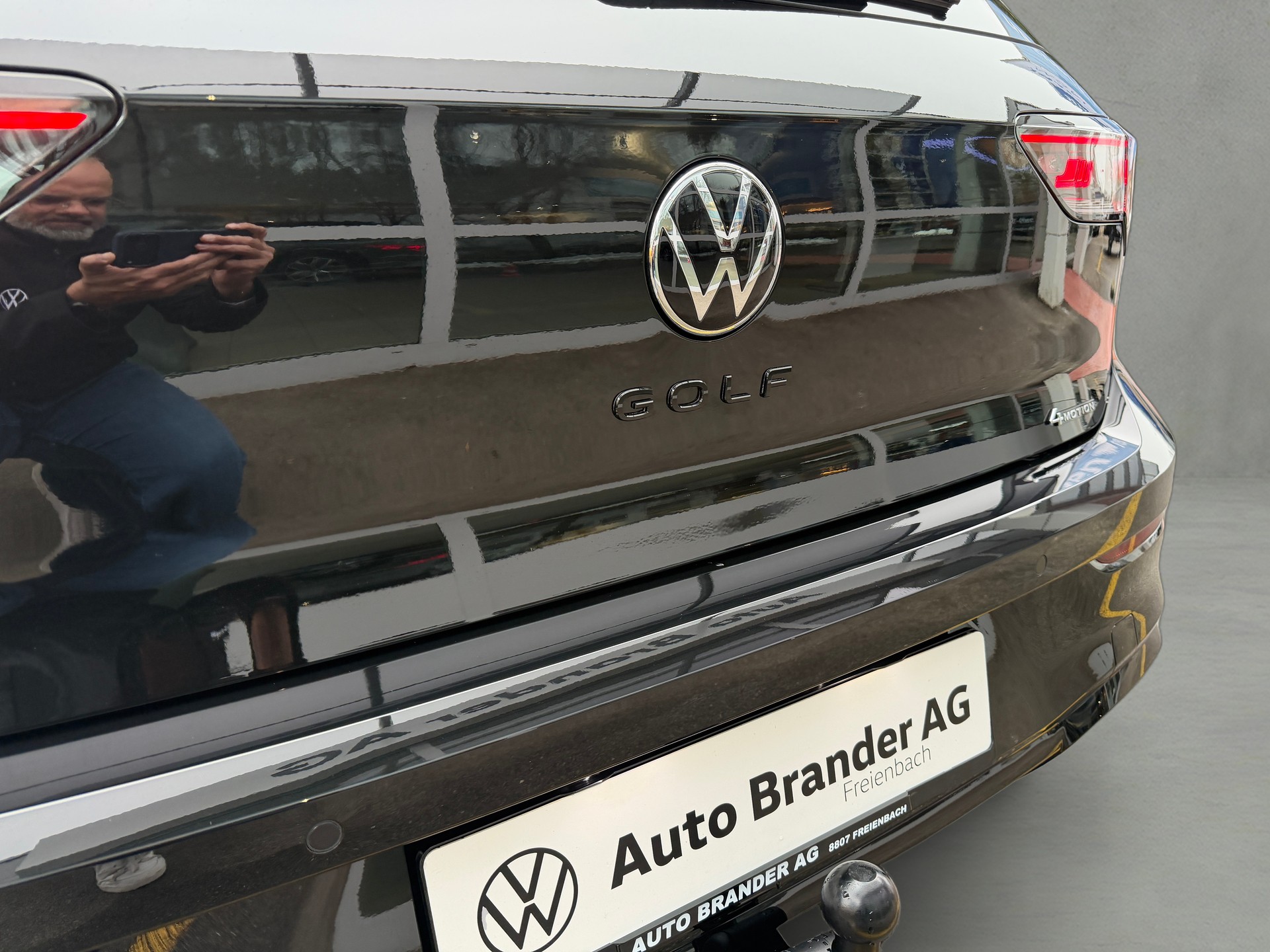 VW Golf 2.0 TSI R-Line DSG 4 Motion-image-29