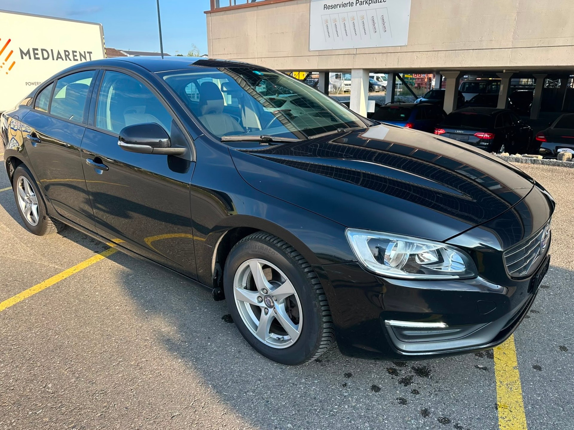VOLVO S60 D2 Momentum-image-2