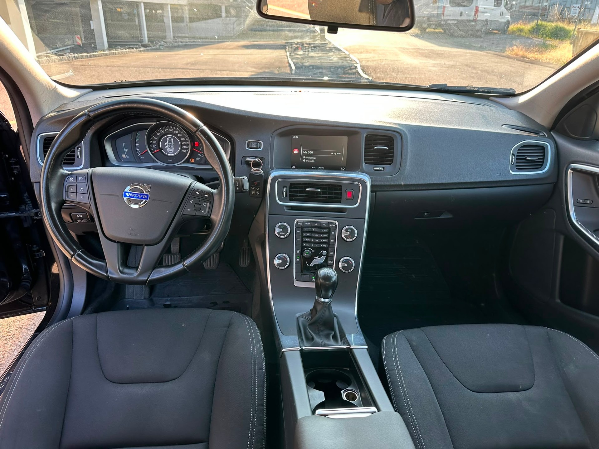 VOLVO S60 D2 Momentum-image-7