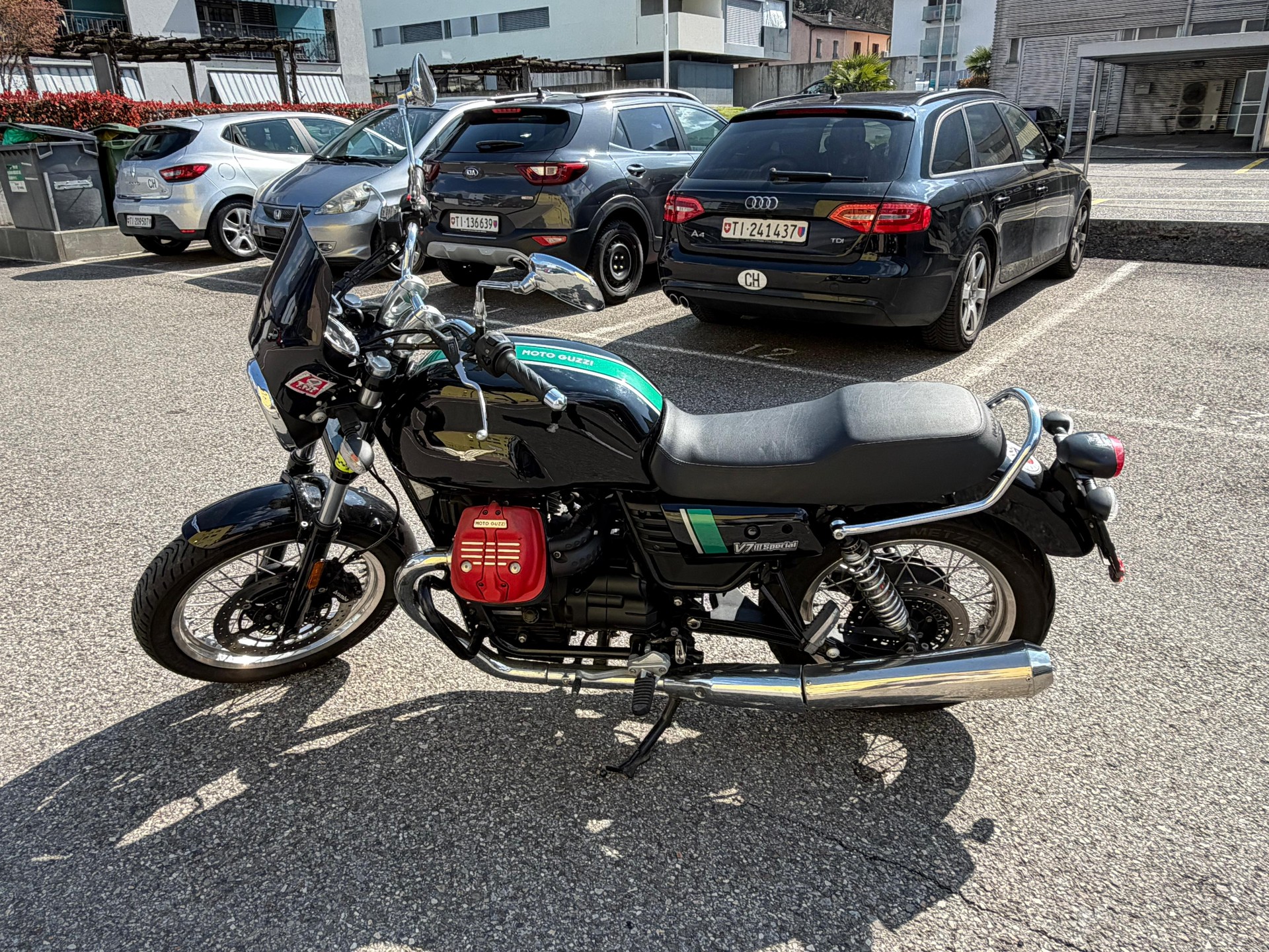 MOTO GUZZI V7 III Special 750 ABS-image-1