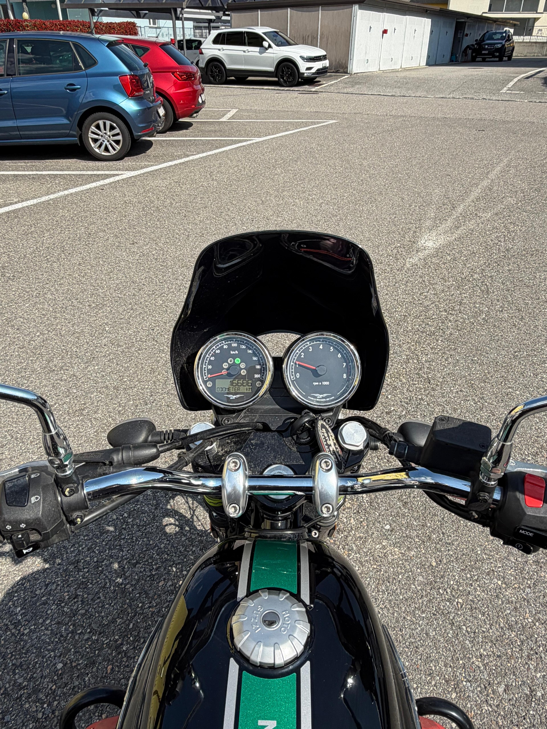 MOTO GUZZI V7 III Special 750 ABS-image-2