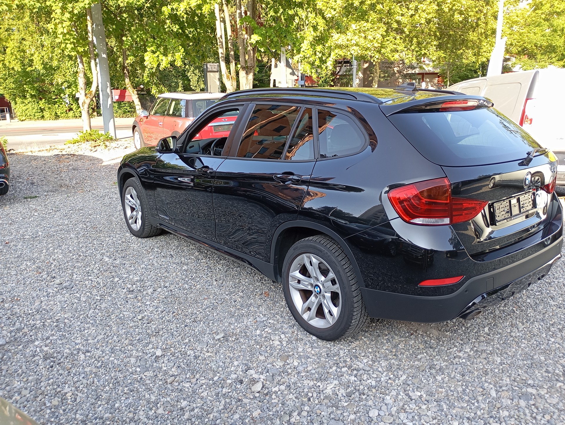 BMW XDrive 20D-image-7