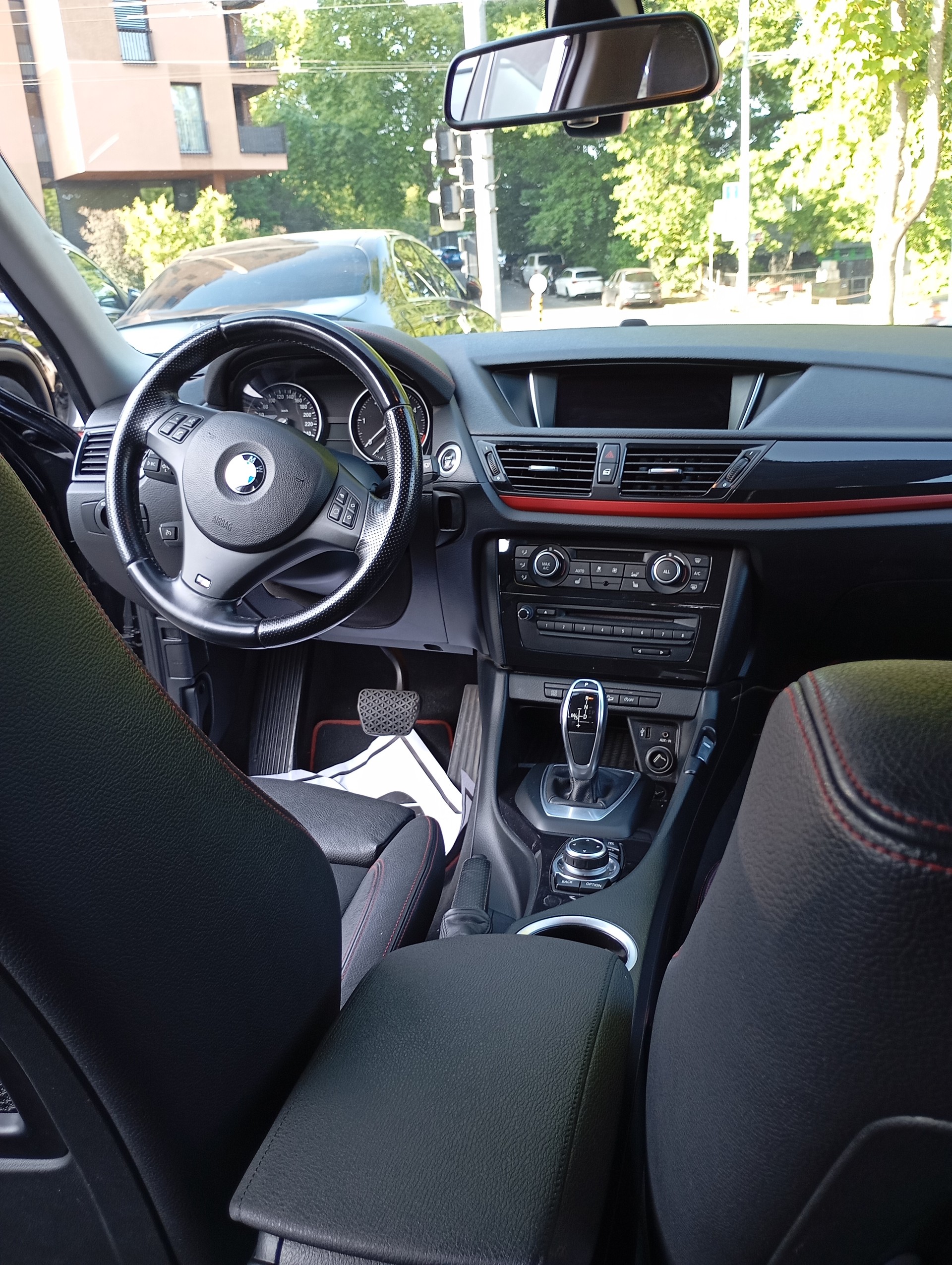 BMW XDrive 20D-image-17