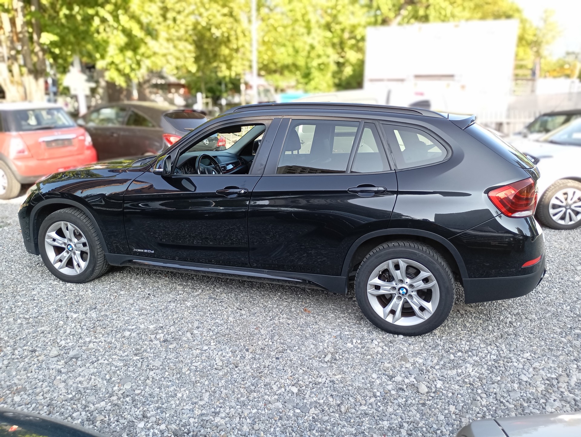 BMW XDrive 20D-image-2