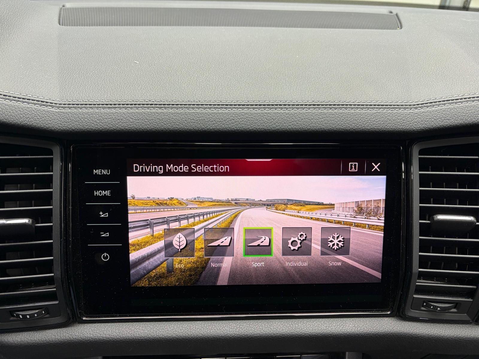 SKODA Kodiaq 2.0 TSI 4x4 SportLine - 7 places - Toit ouvrant-image-23