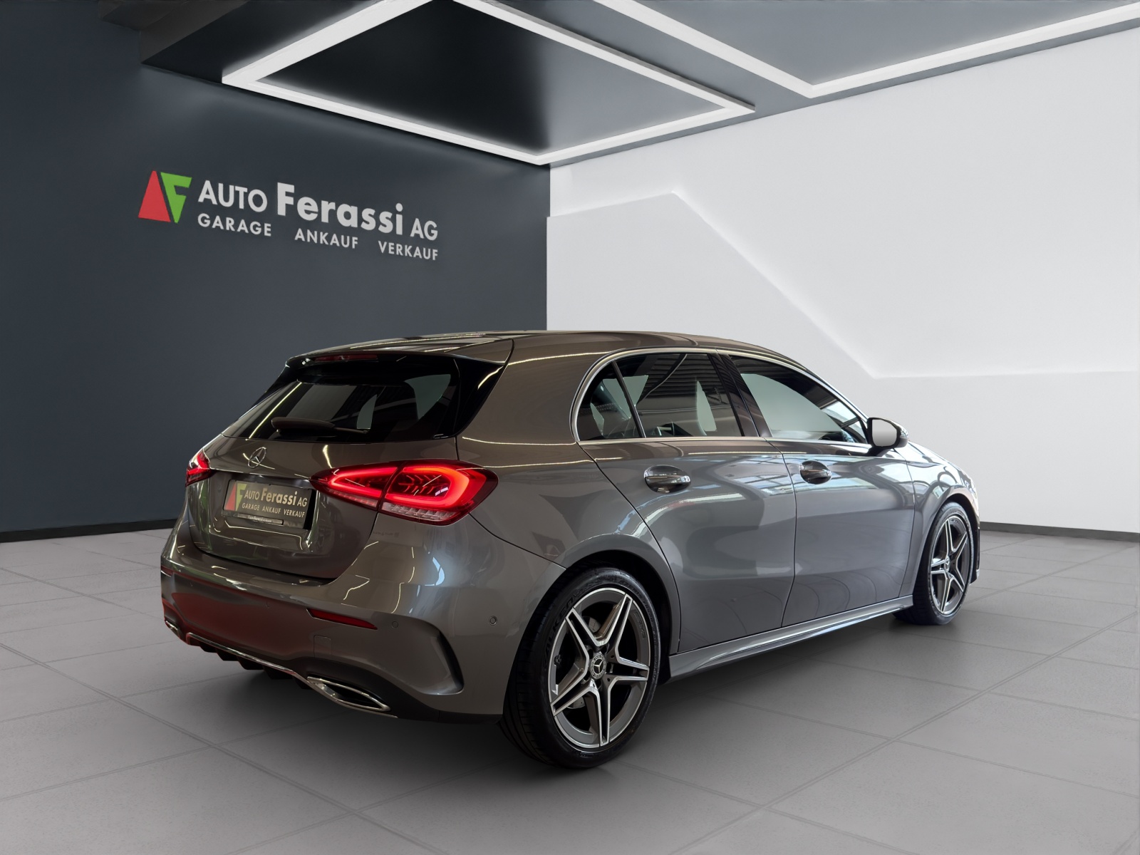 MERCEDES-BENZ A 220 AMG Line 7G-DCT 4Matic-image-5