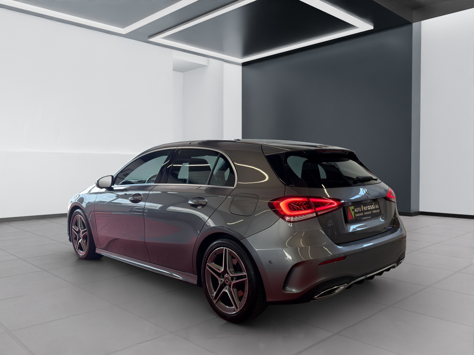 MERCEDES-BENZ A 220 AMG Line 7G-DCT 4Matic-image-3