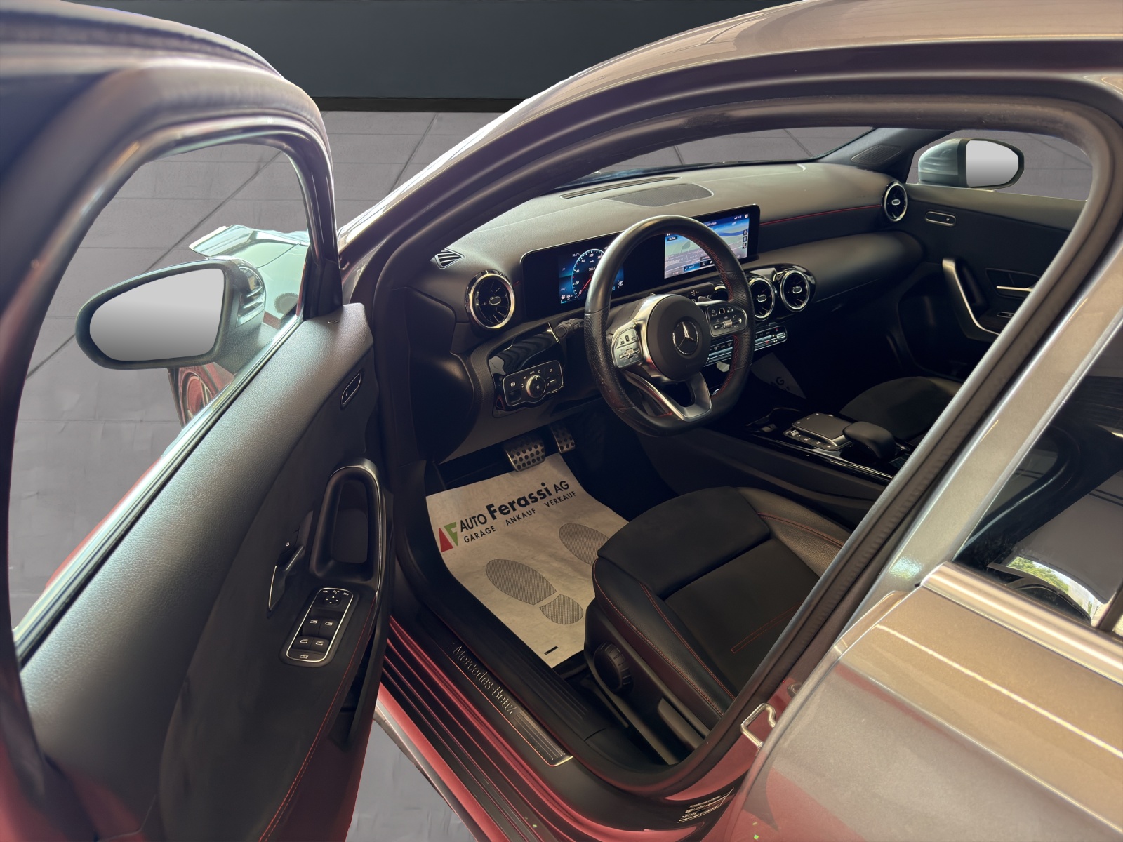 MERCEDES-BENZ A 220 AMG Line 7G-DCT 4Matic-image-23