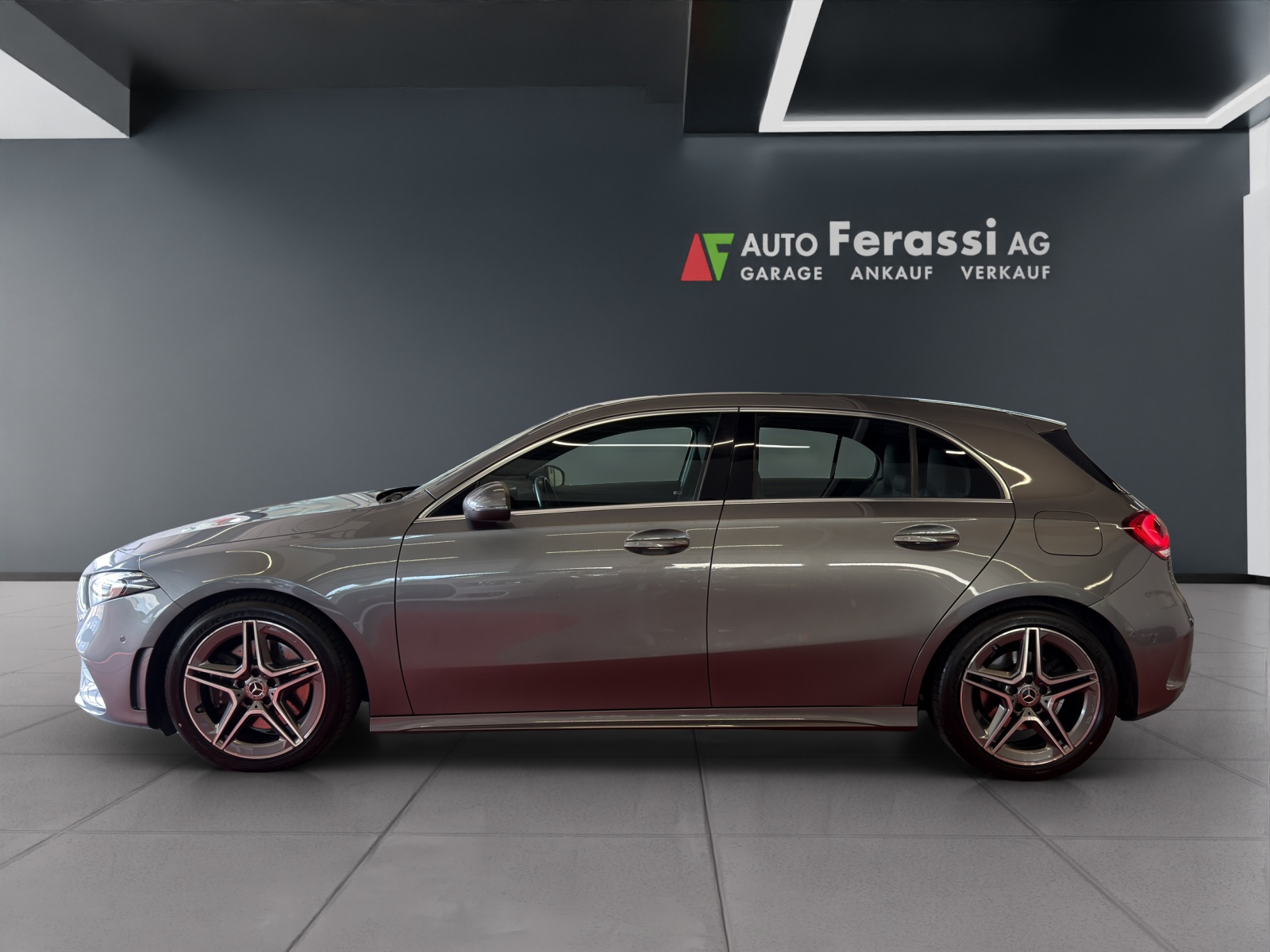 MERCEDES-BENZ A 220 AMG Line 7G-DCT 4Matic-image-1