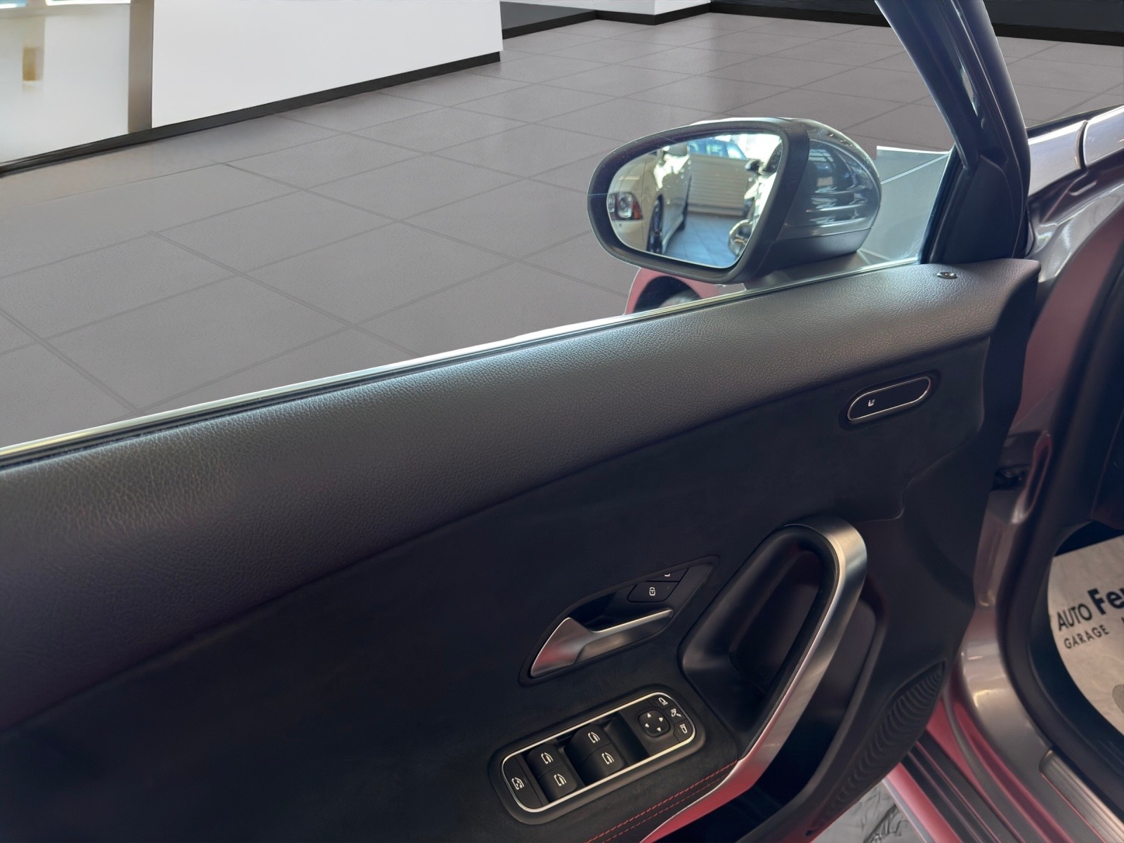 MERCEDES-BENZ A 220 AMG Line 7G-DCT 4Matic-image-26