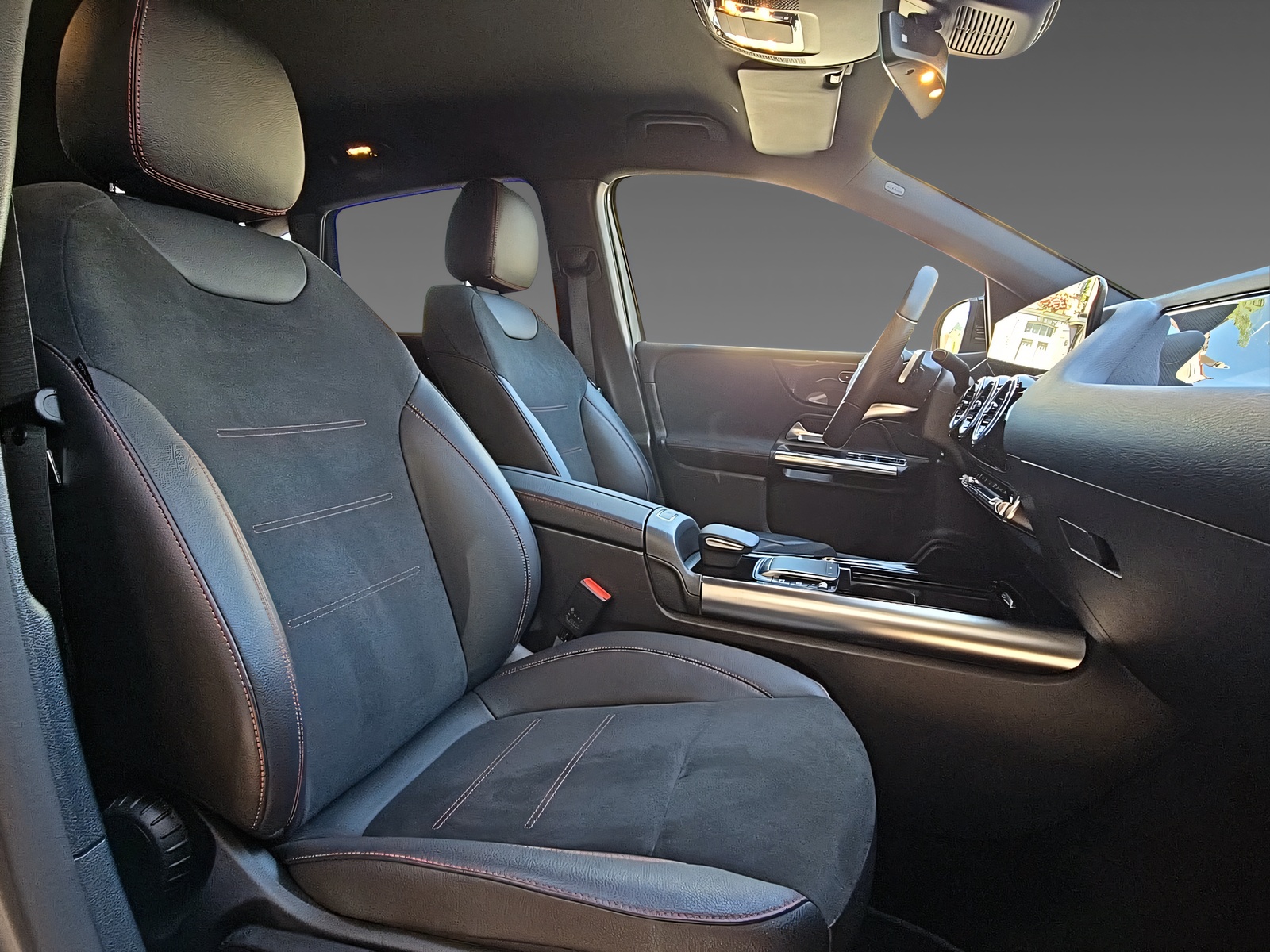MERCEDES-BENZ B 200 Night Star AMG-Line-image-11