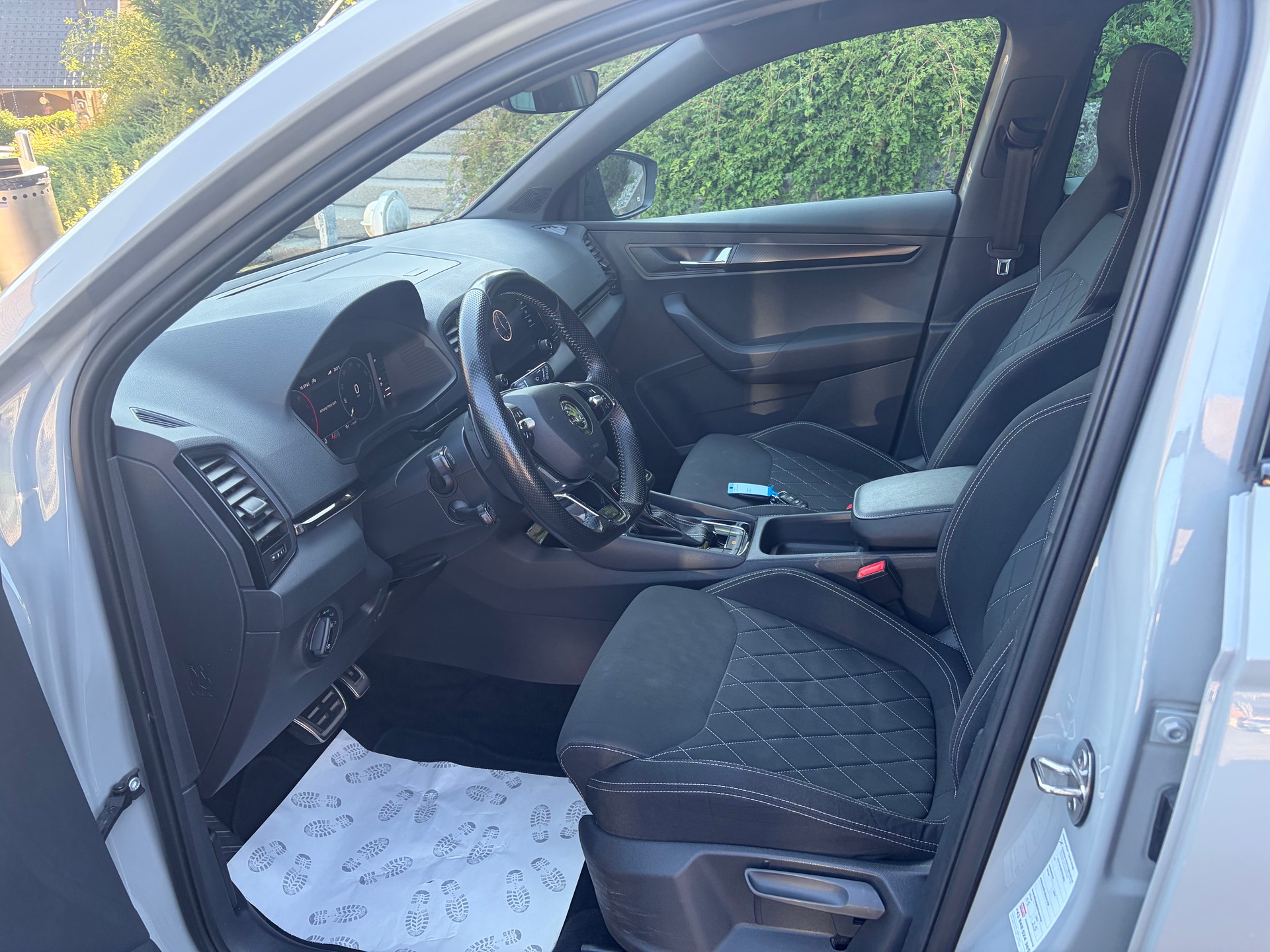 SKODA Karoq 2.0 TDI CR Sport Line 4x4 DSG-image-12