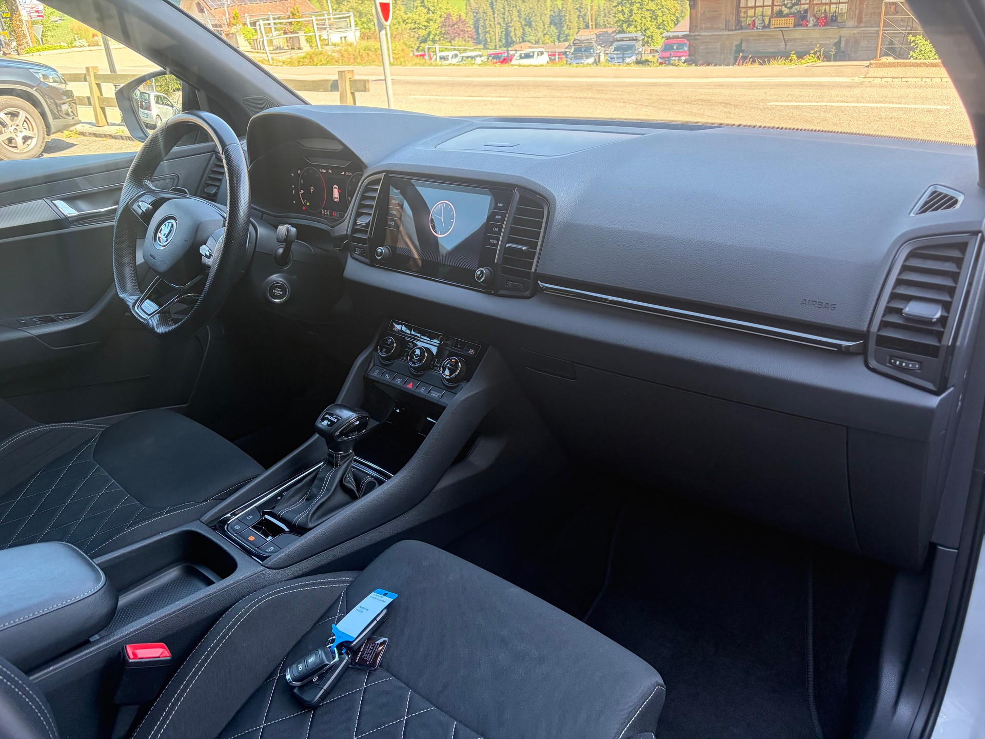 SKODA Karoq 2.0 TDI CR Sport Line 4x4 DSG-image-9