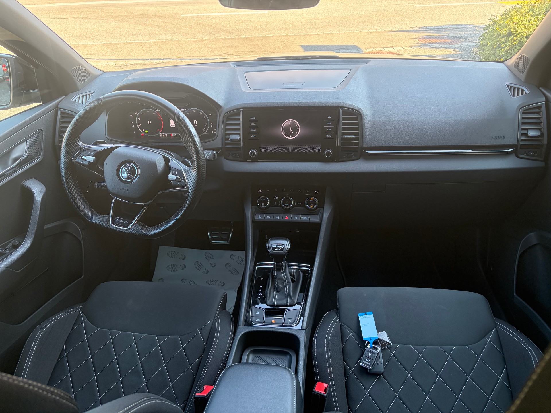 SKODA Karoq 2.0 TDI CR Sport Line 4x4 DSG-image-7