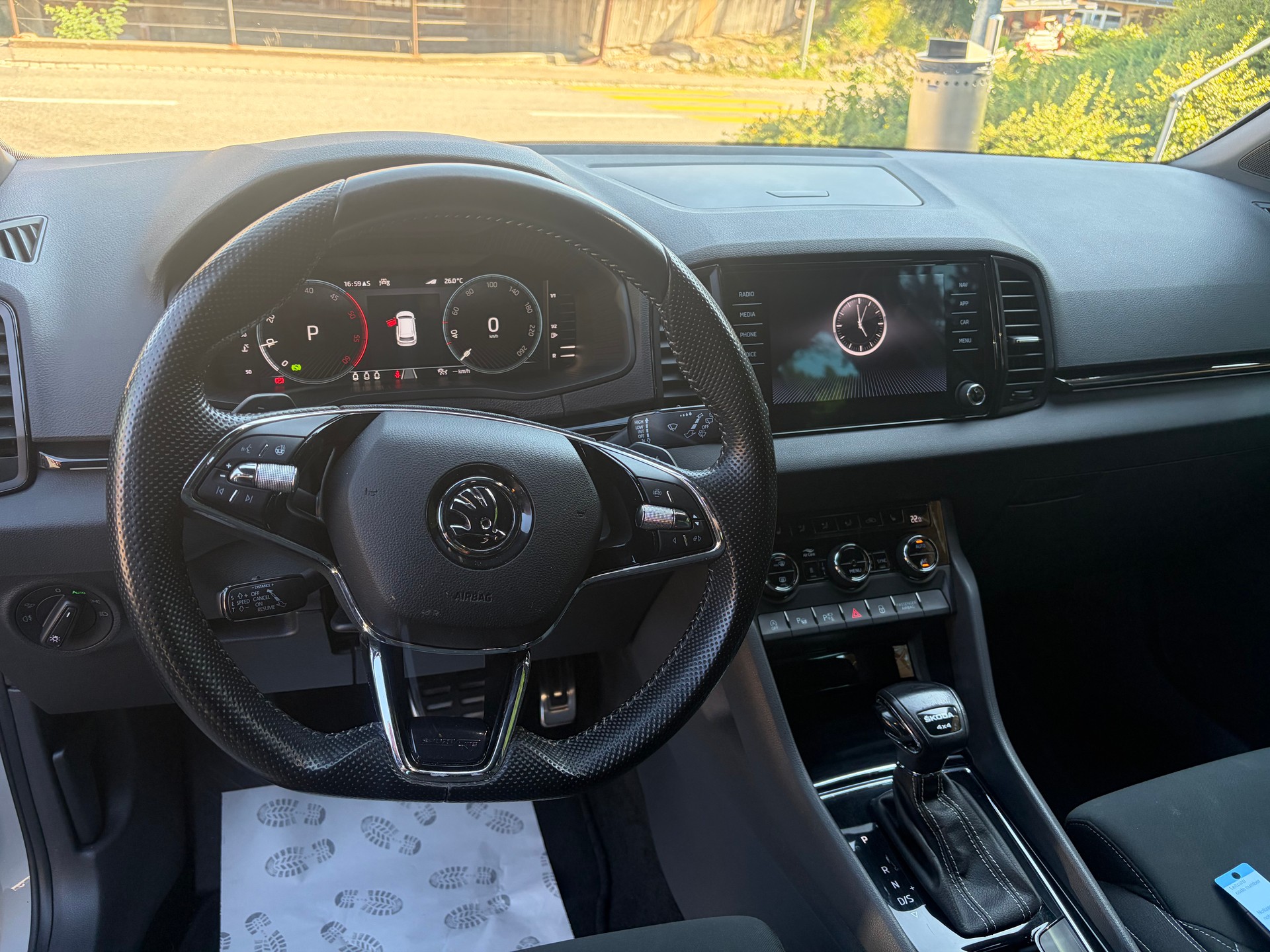 SKODA Karoq 2.0 TDI CR Sport Line 4x4 DSG-image-10