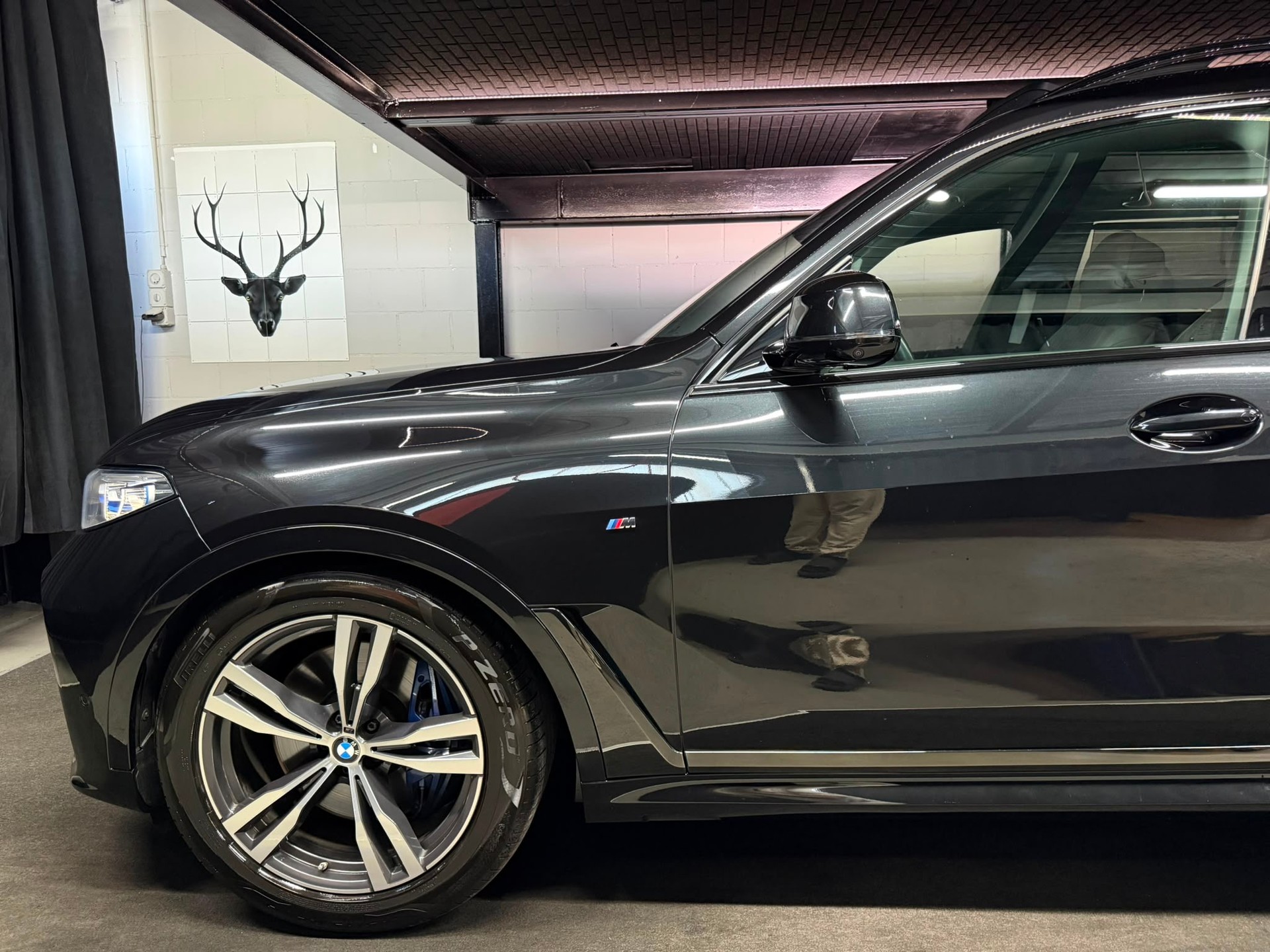 BMW X7 xDrive 30d Steptronic M- Sport / 6 Plätze / Sky Panorama / Laser Licht / back Screen / First Class Paket / AHG Etc..-image-8